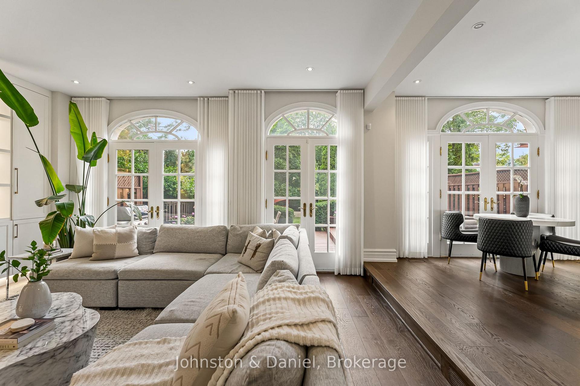Photo 27 of 42 Douglas Crescent, Toronto, Leaside — HOMEH