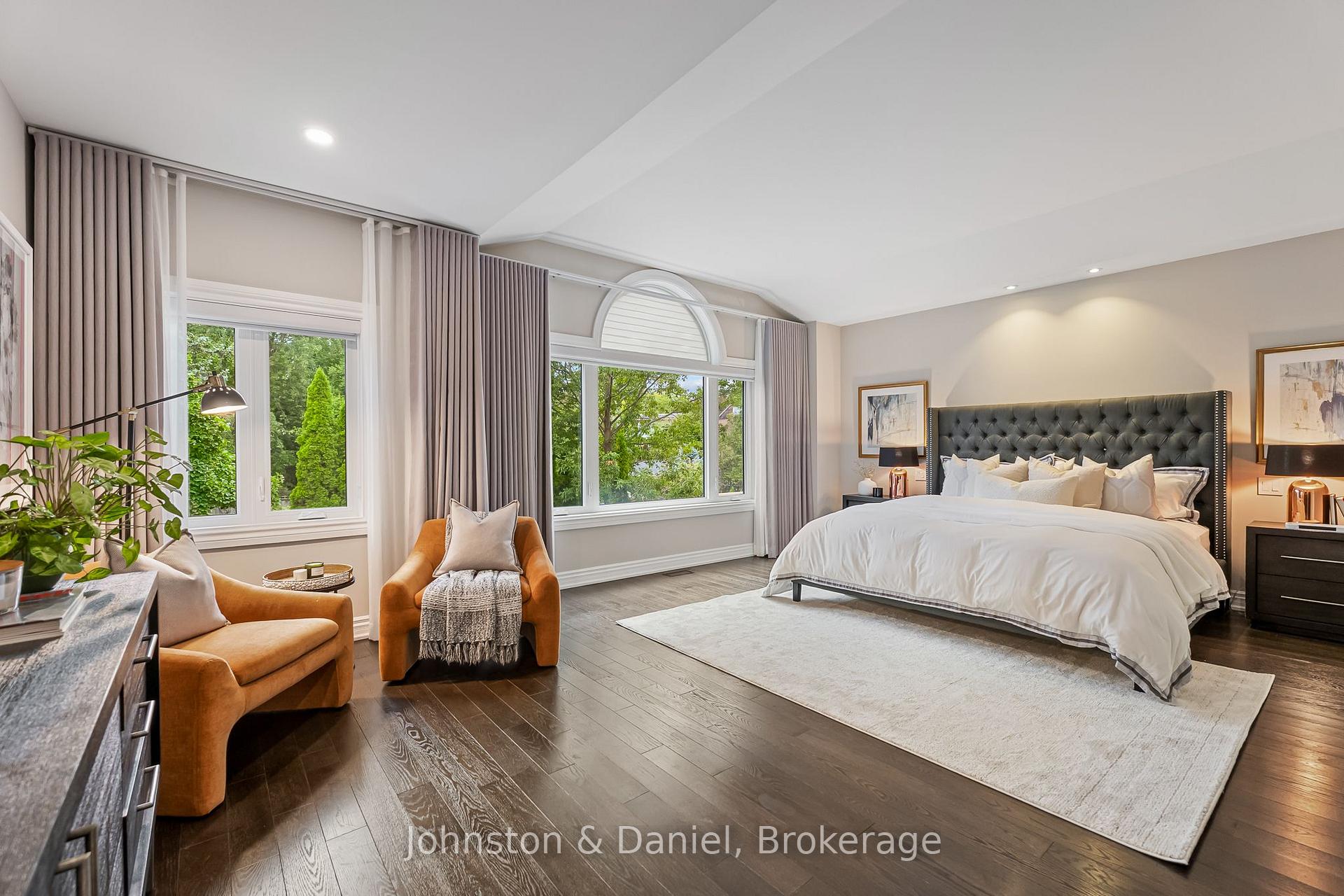 Photo 30 of 42 Douglas Crescent, Toronto, Leaside — HOMEH