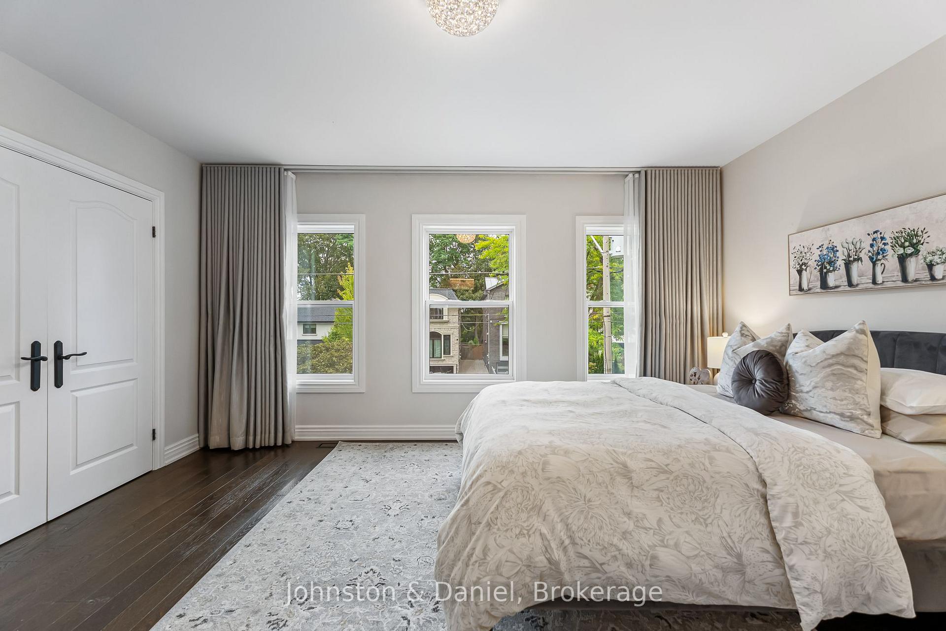 Photo 34 of 42 Douglas Crescent, Toronto, Leaside — HOMEH