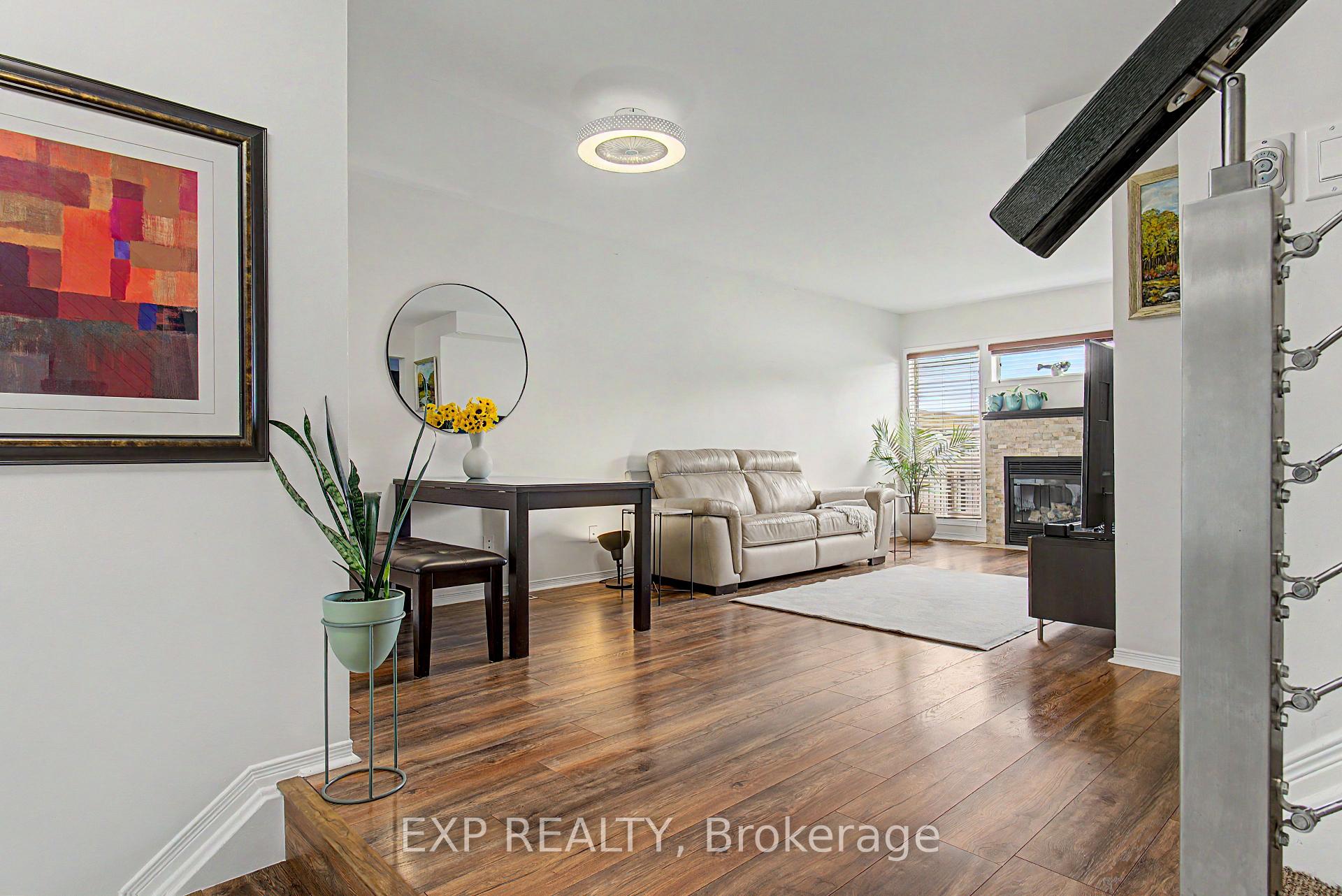 Photo 2 of 1681 Trenholm Lane, Ottawa, Fallingbrook/Pineridge — HOMEH