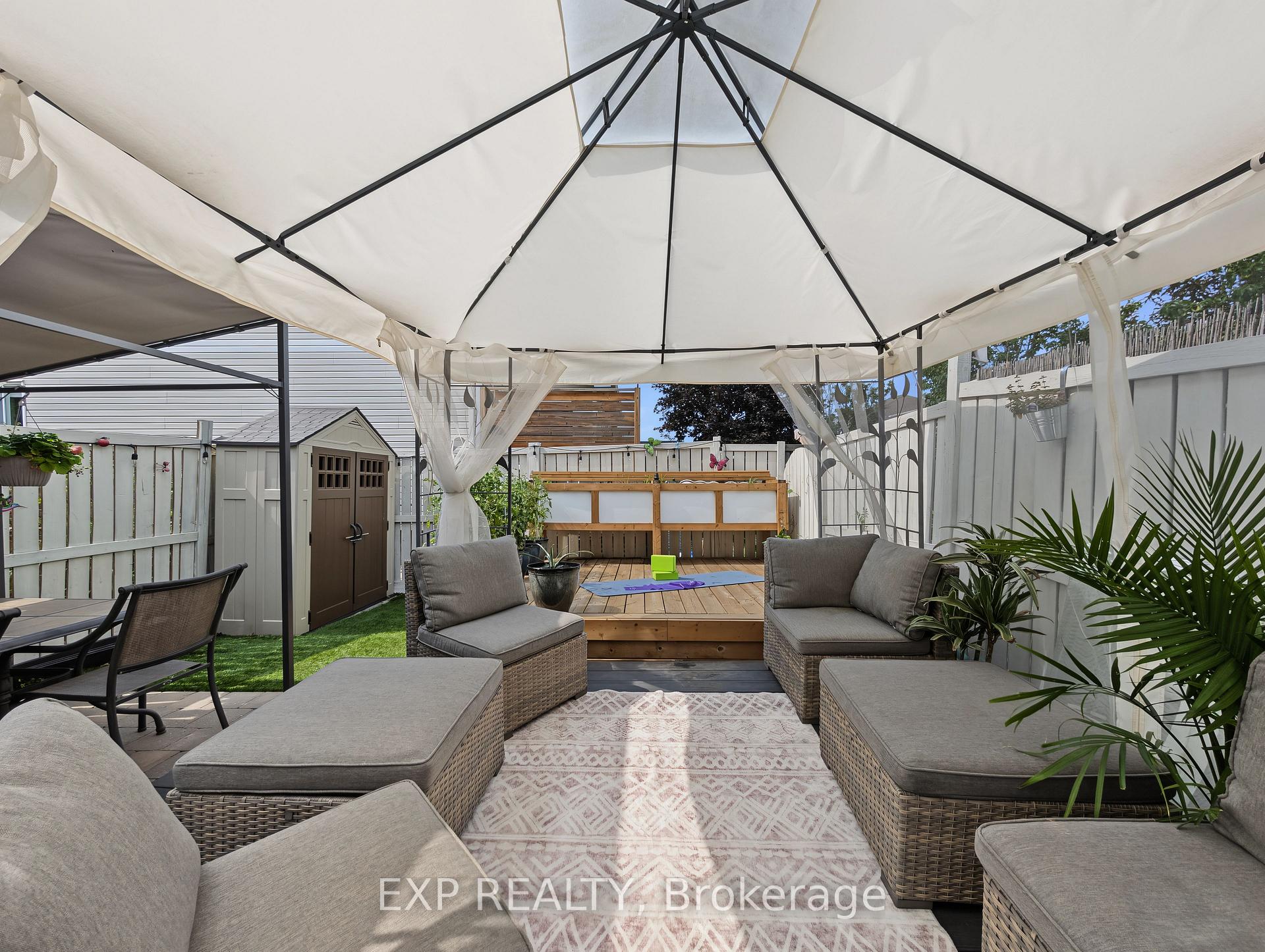 Photo 3 of 1681 Trenholm Lane, Ottawa, Fallingbrook/Pineridge — HOMEH