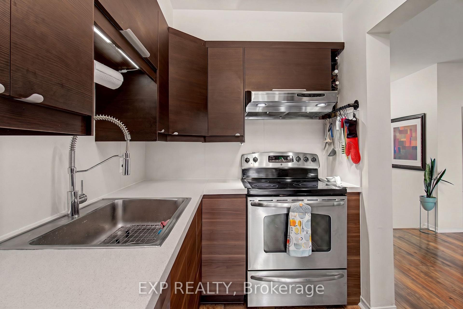 Photo 12 of 1681 Trenholm Lane, Ottawa, Fallingbrook/Pineridge — HOMEH