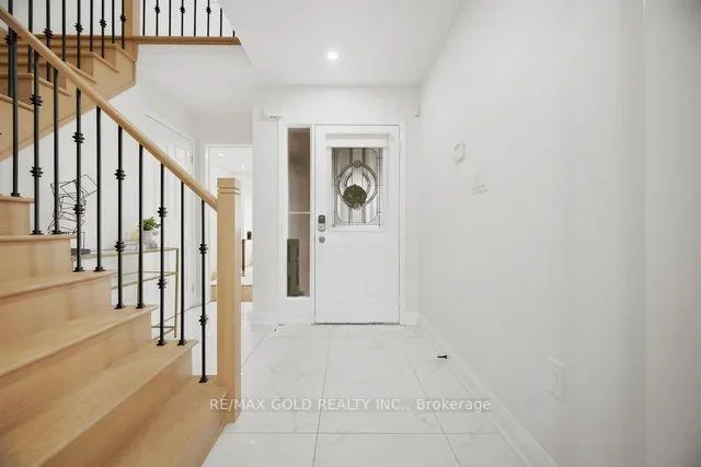Photo 9 of 64 Biddens Square, Brampton, Brampton East — HOMEH