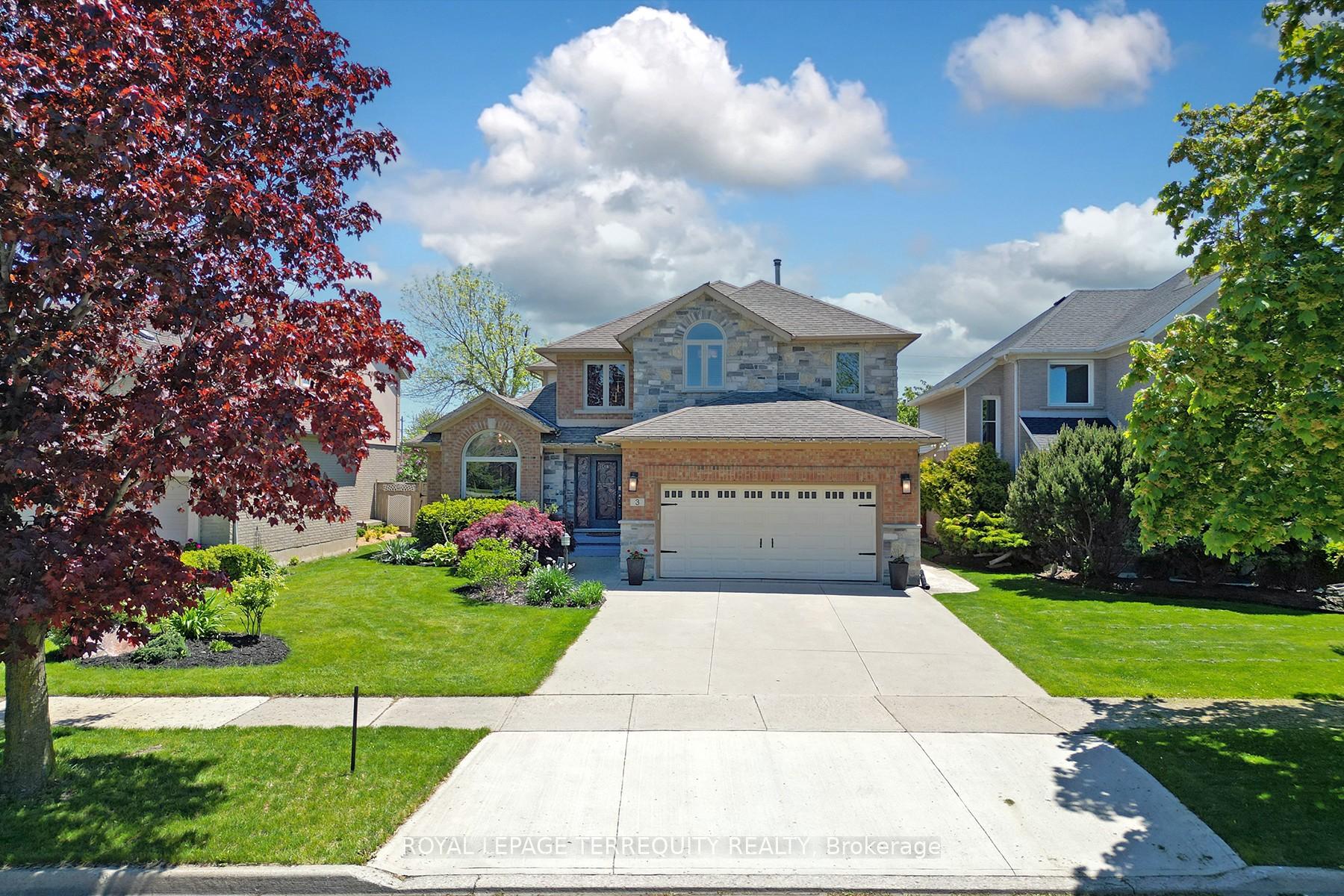 Photo 2 of 3 Riviera Ridge, Hamilton, Stoney Creek — HOMEH