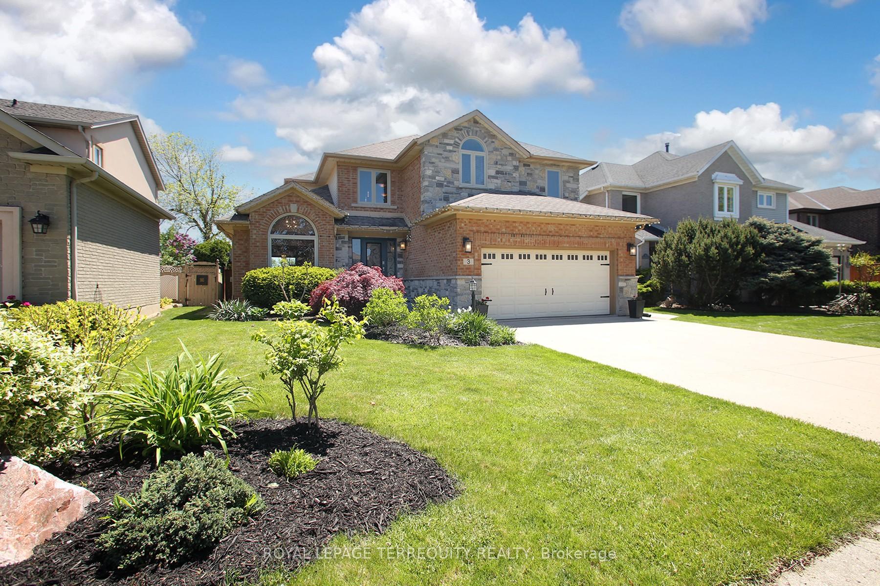 Photo 3 of 3 Riviera Ridge, Hamilton, Stoney Creek — HOMEH