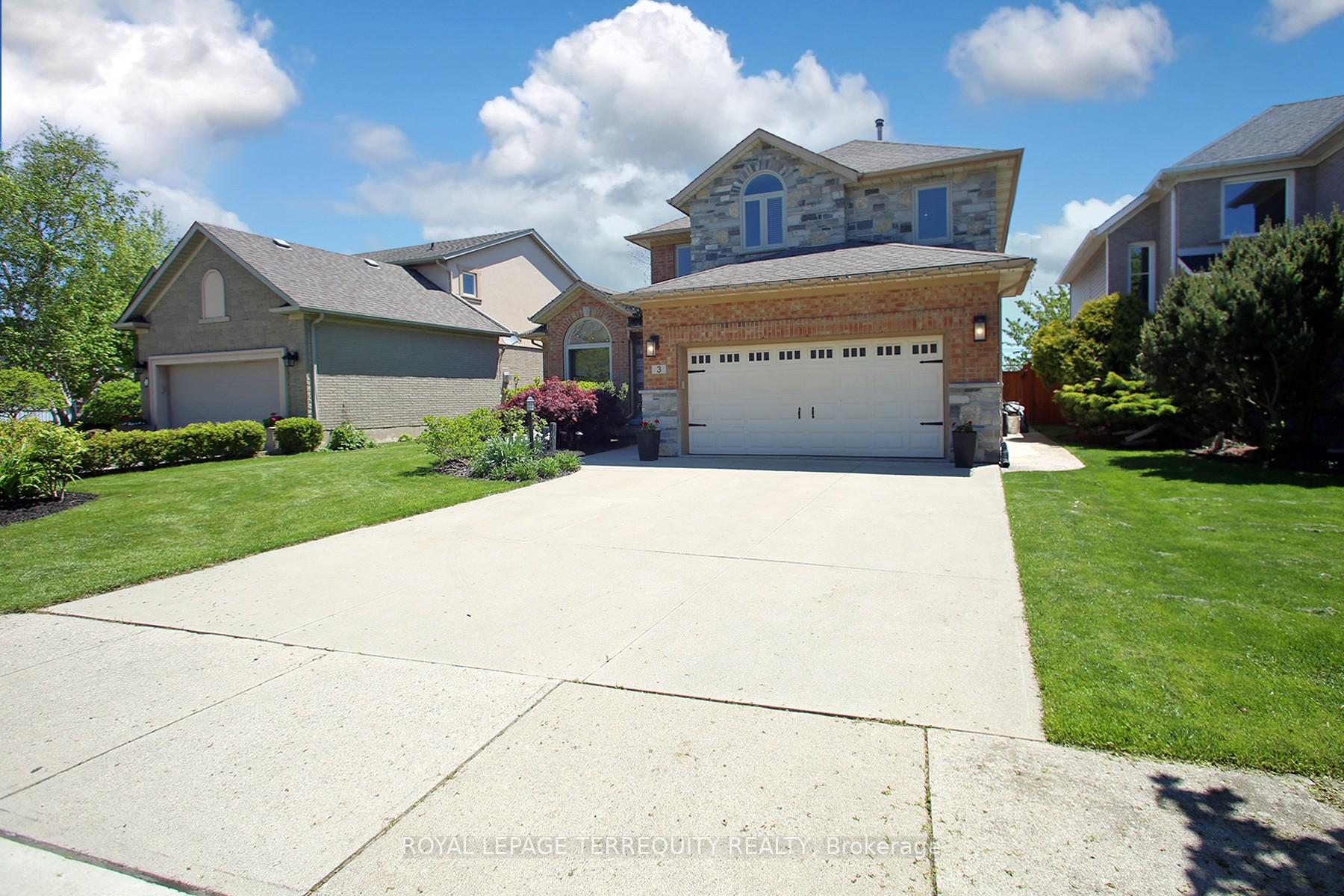 Photo 5 of 3 Riviera Ridge, Hamilton, Stoney Creek — HOMEH