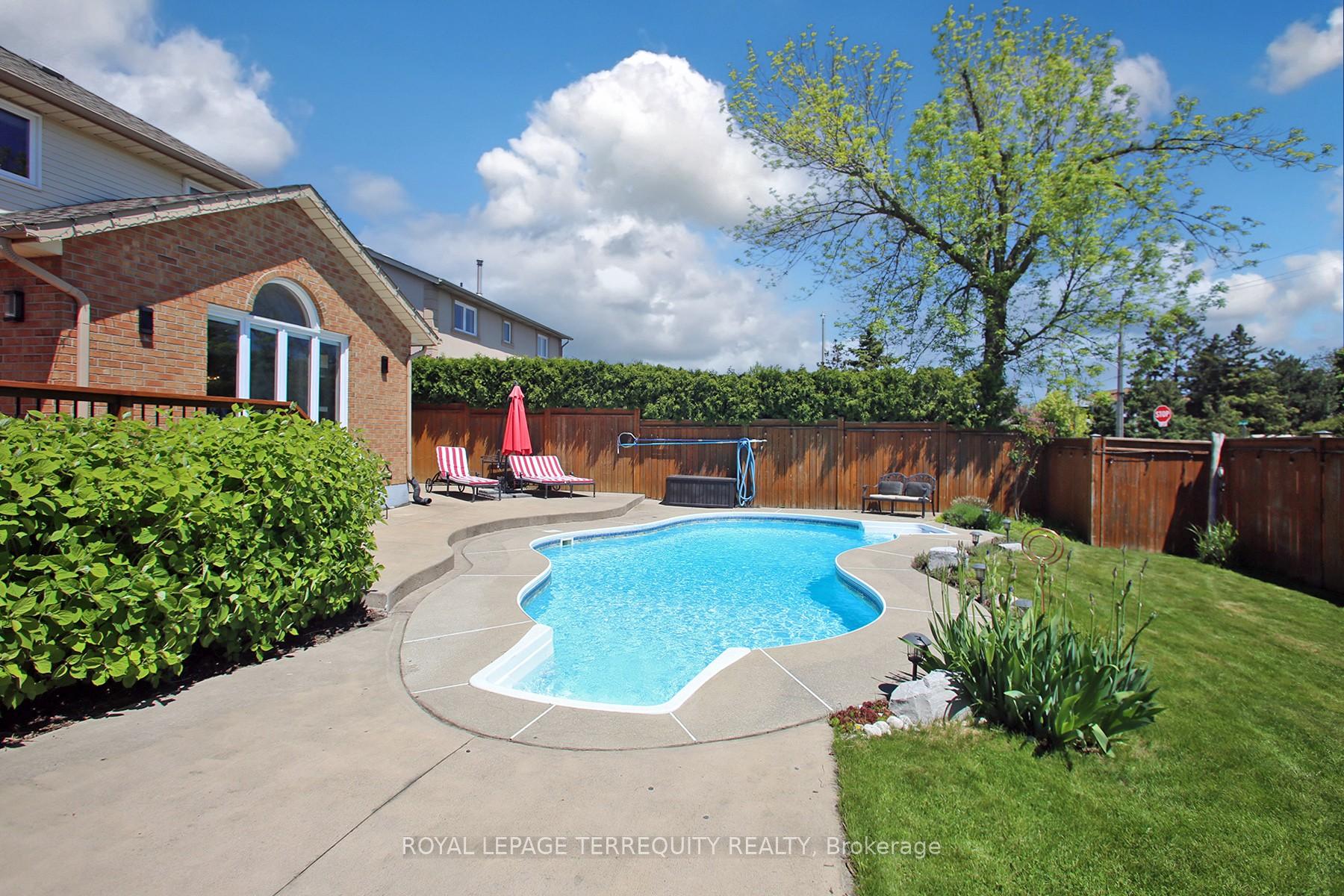 Photo 41 of 3 Riviera Ridge, Hamilton, Stoney Creek — HOMEH