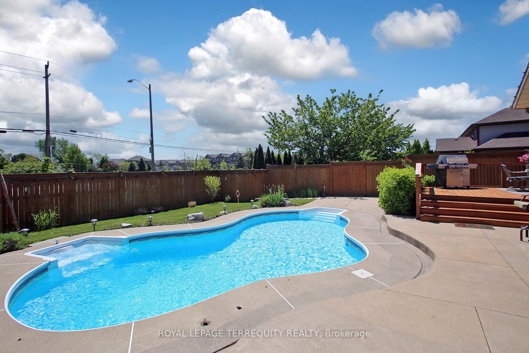 Photo 42 of 3 Riviera Ridge, Hamilton, Stoney Creek — HOMEH