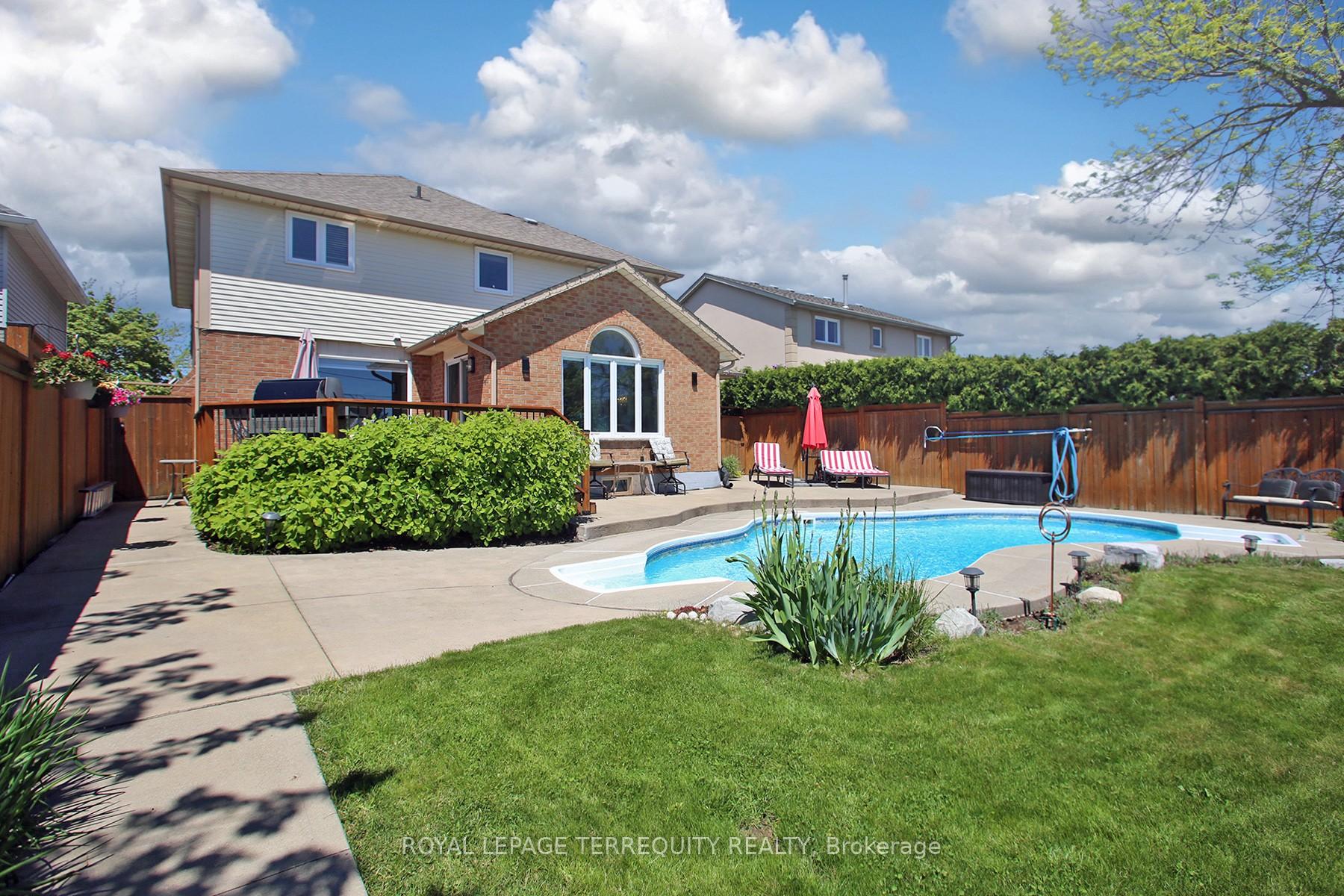 Photo 43 of 3 Riviera Ridge, Hamilton, Stoney Creek — HOMEH