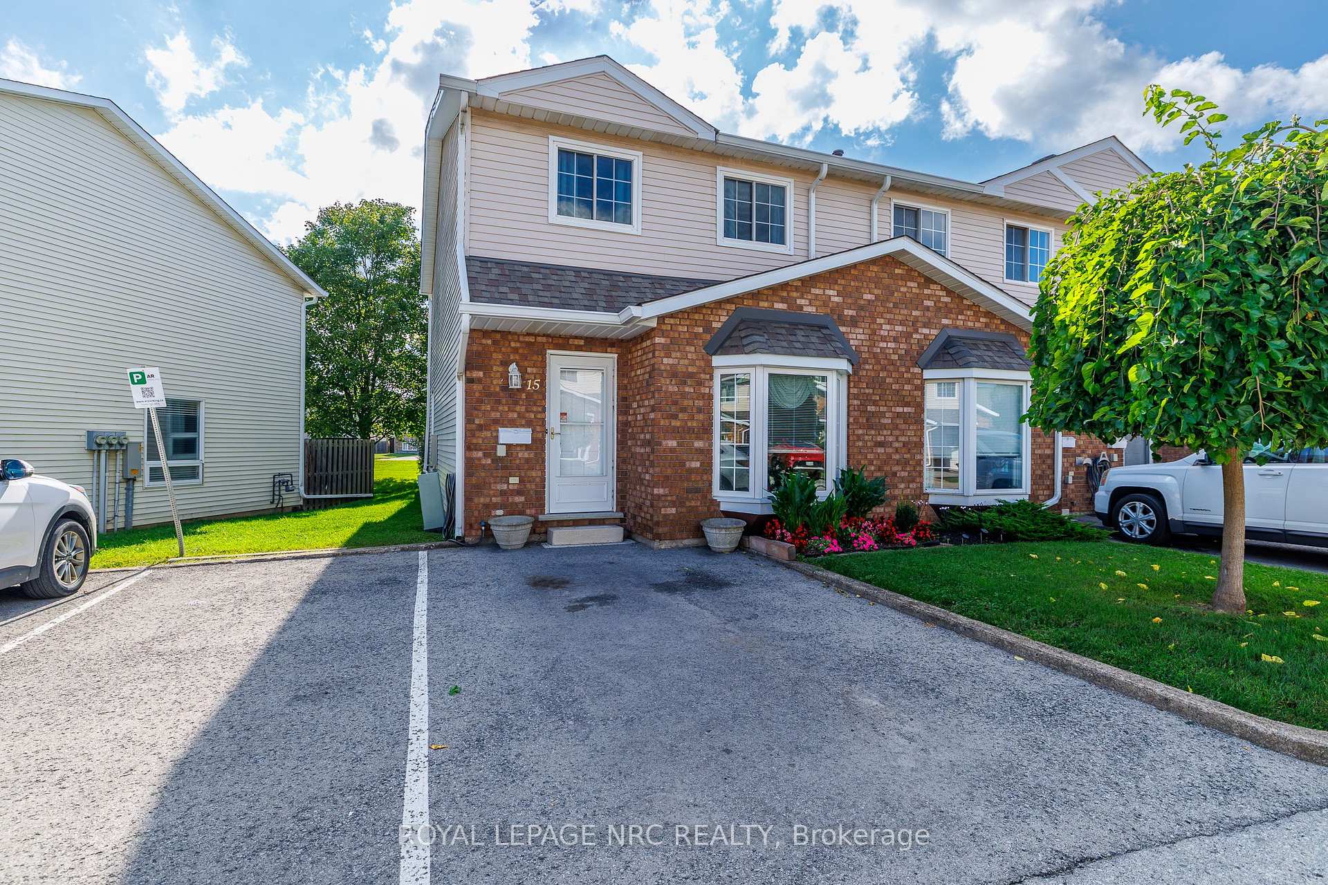 Photo 3 of Unit 15, 6910 Kalar Road, Niagara Falls, West Wood — HOMEH