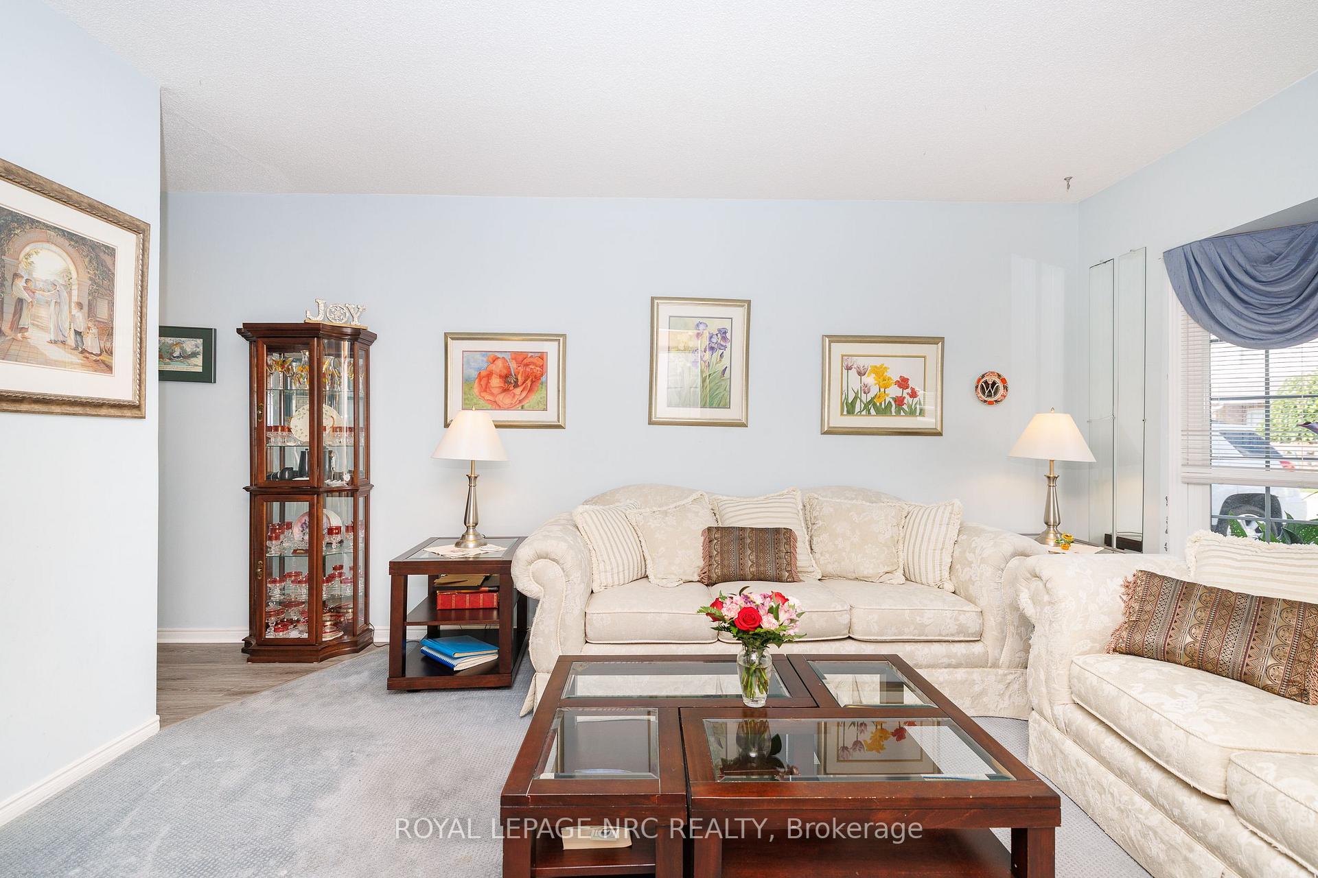 Photo 5 of Unit 15, 6910 Kalar Road, Niagara Falls, West Wood — HOMEH