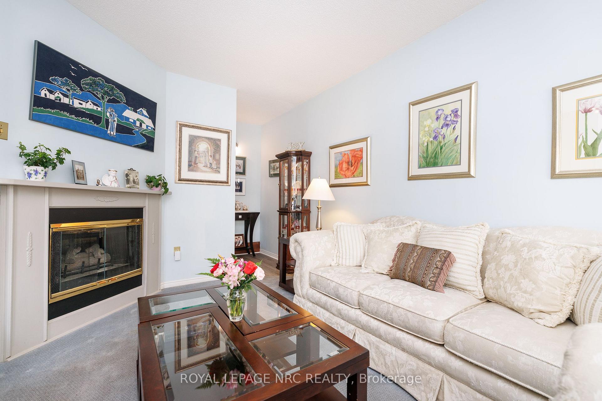 Photo 6 of Unit 15, 6910 Kalar Road, Niagara Falls, West Wood — HOMEH