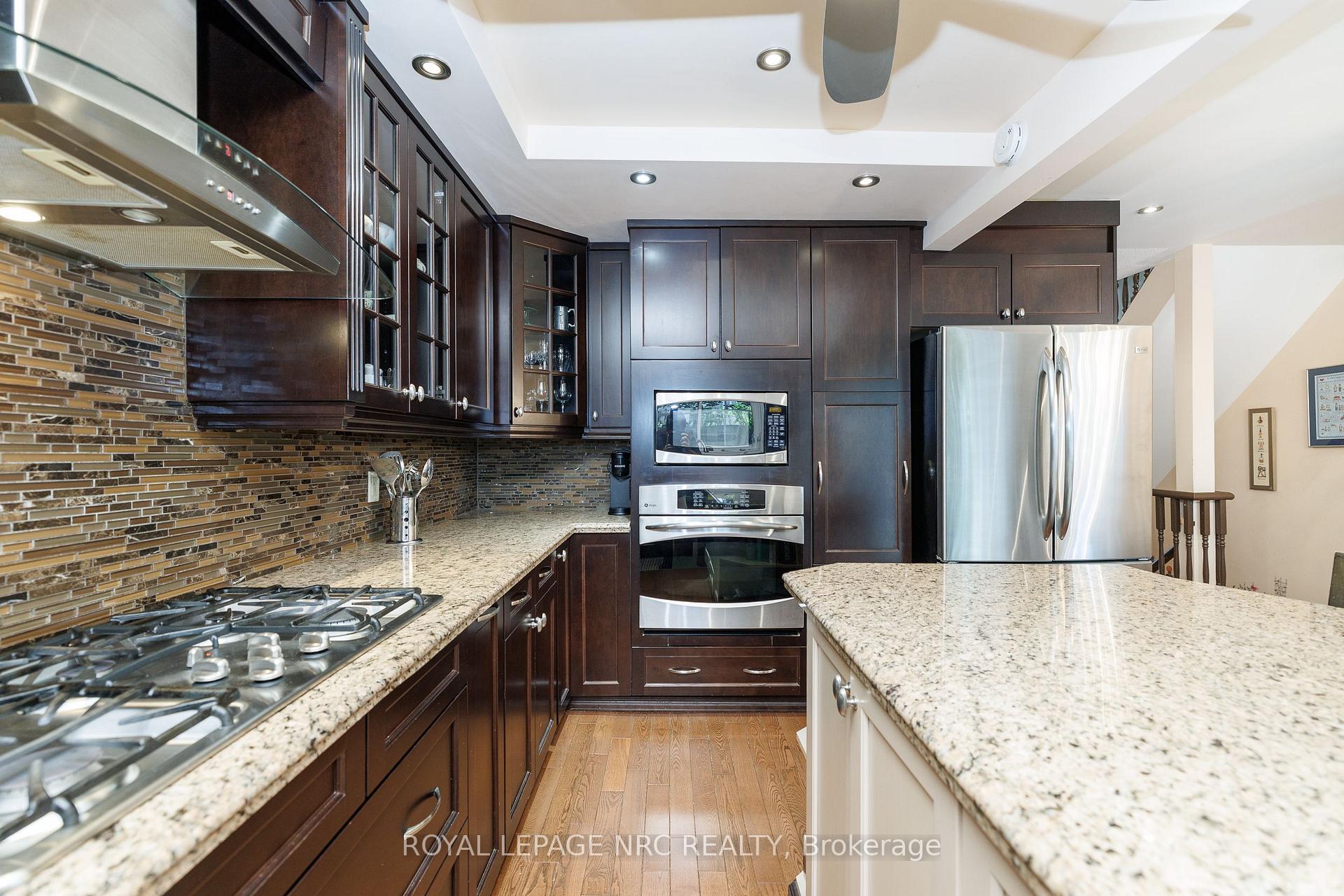 Photo 14 of Unit 15, 6910 Kalar Road, Niagara Falls, West Wood — HOMEH