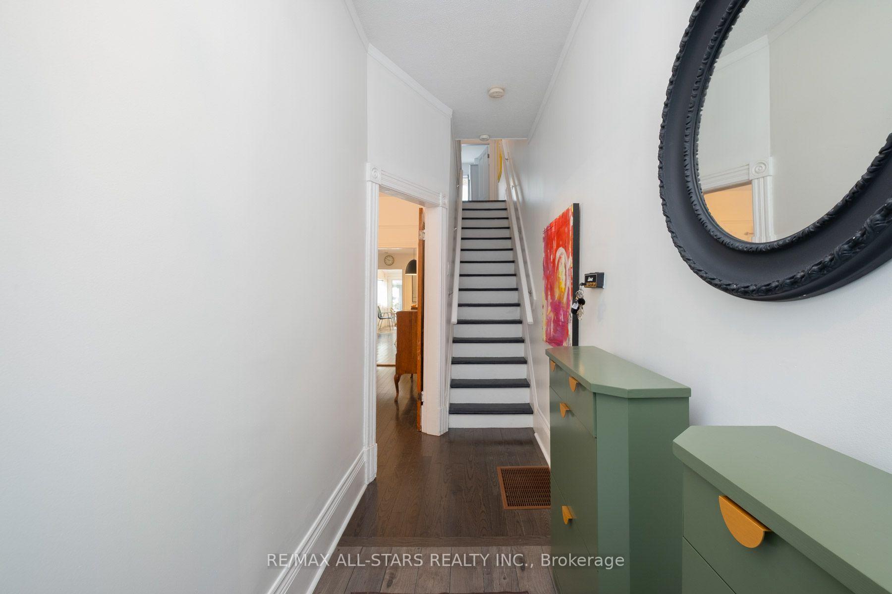 Photo 3 of 68 Osborne Avenue, Toronto, East End-Danforth — HOMEH
