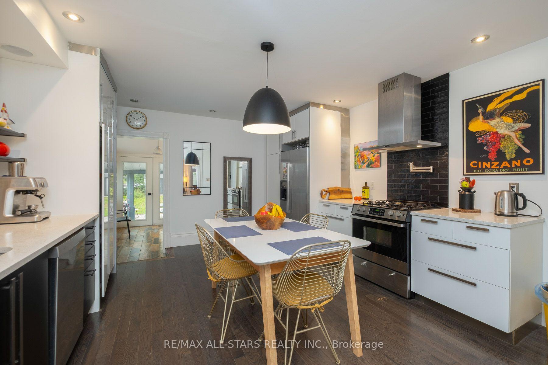 Photo 9 of 68 Osborne Avenue, Toronto, East End-Danforth — HOMEH