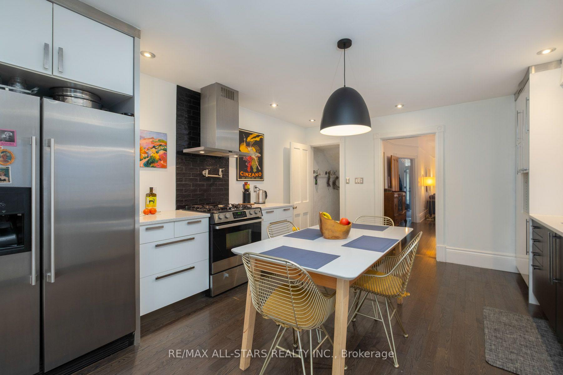 Photo 11 of 68 Osborne Avenue, Toronto, East End-Danforth — HOMEH