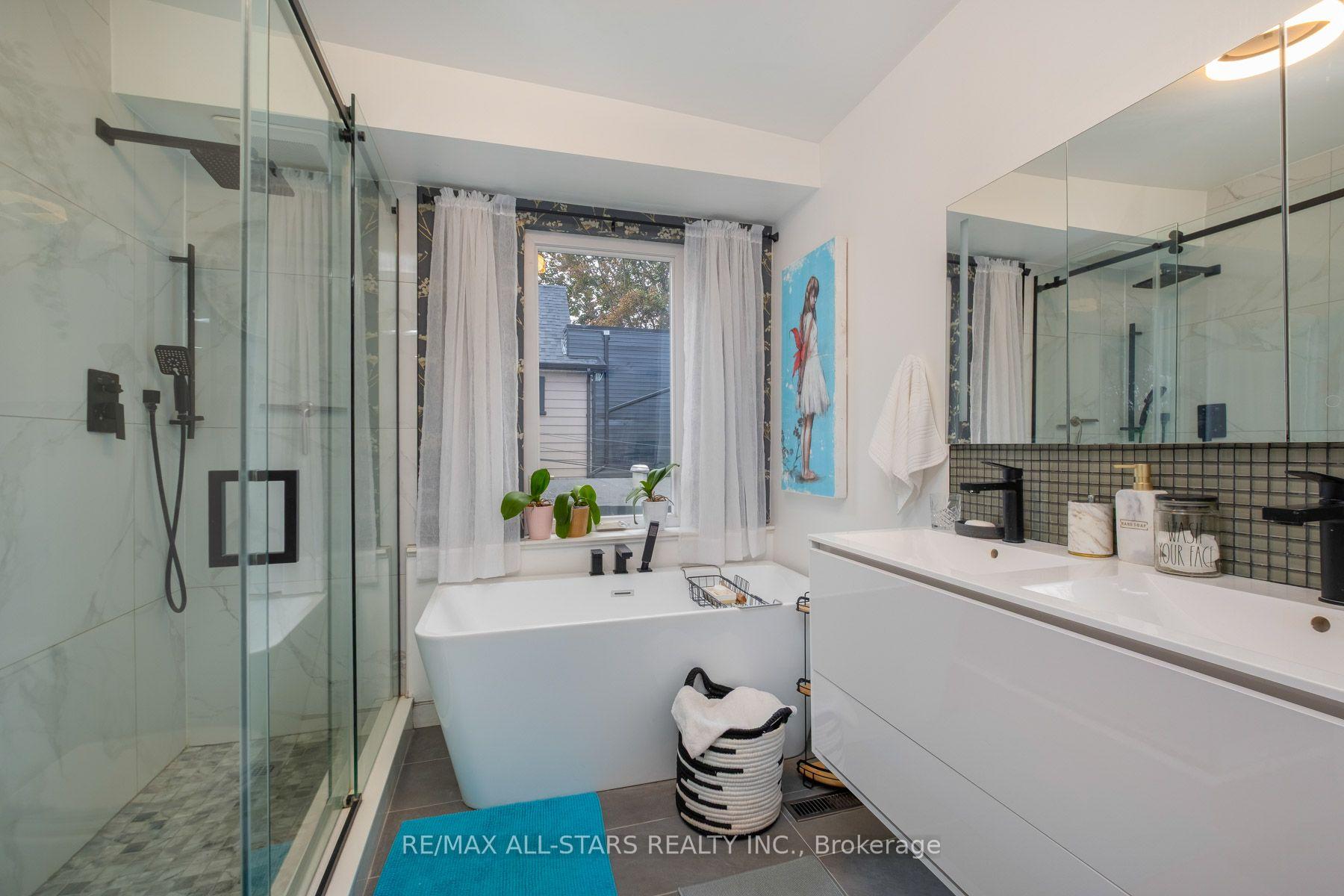 Photo 15 of 68 Osborne Avenue, Toronto, East End-Danforth — HOMEH