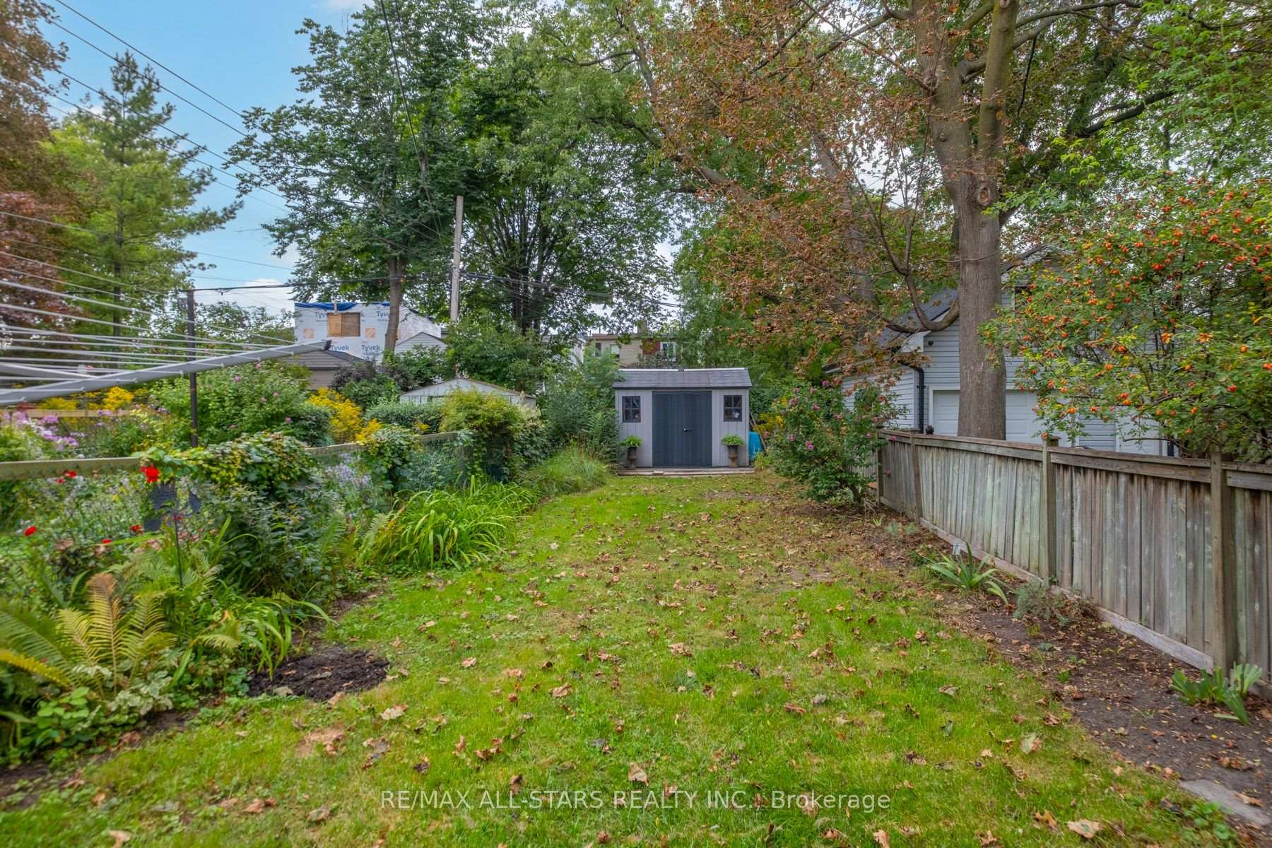 Photo 23 of 68 Osborne Avenue, Toronto, East End-Danforth — HOMEH