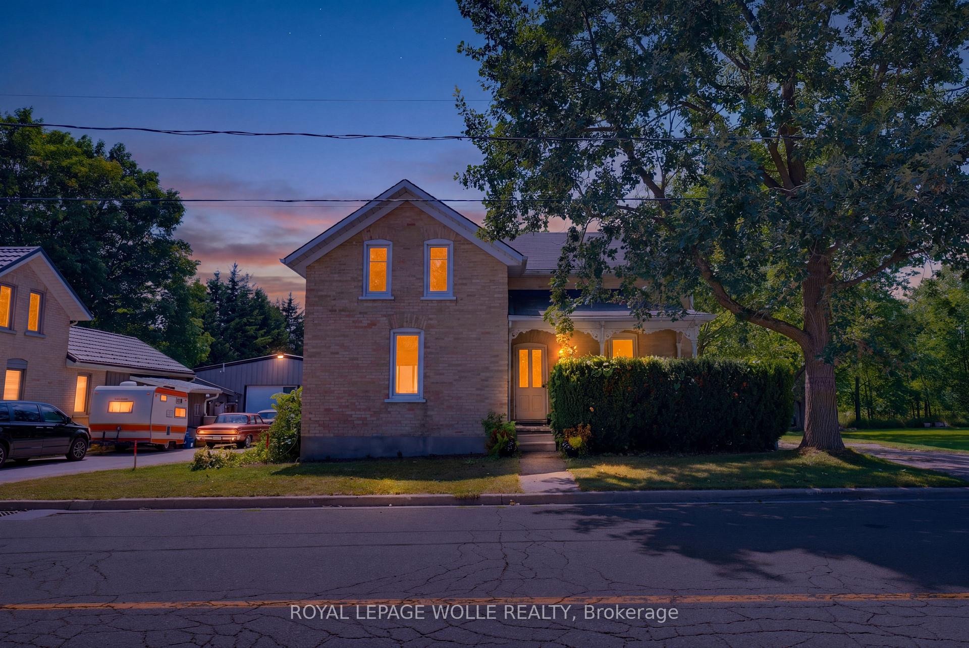 Photo 3 of 1256 Maryhill Road, Woolwich, Breslau — HOMEH