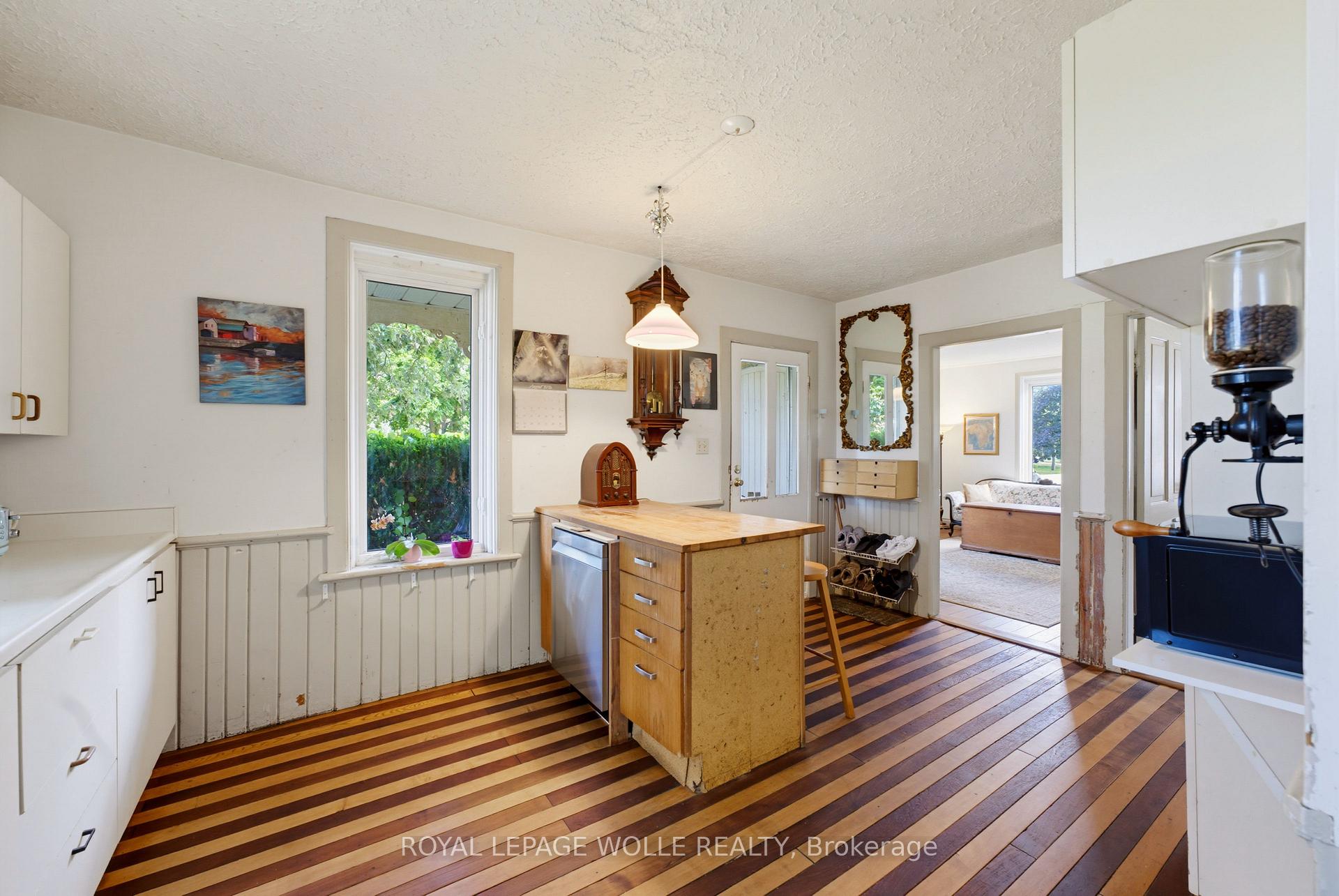 Photo 10 of 1256 Maryhill Road, Woolwich, Breslau — HOMEH