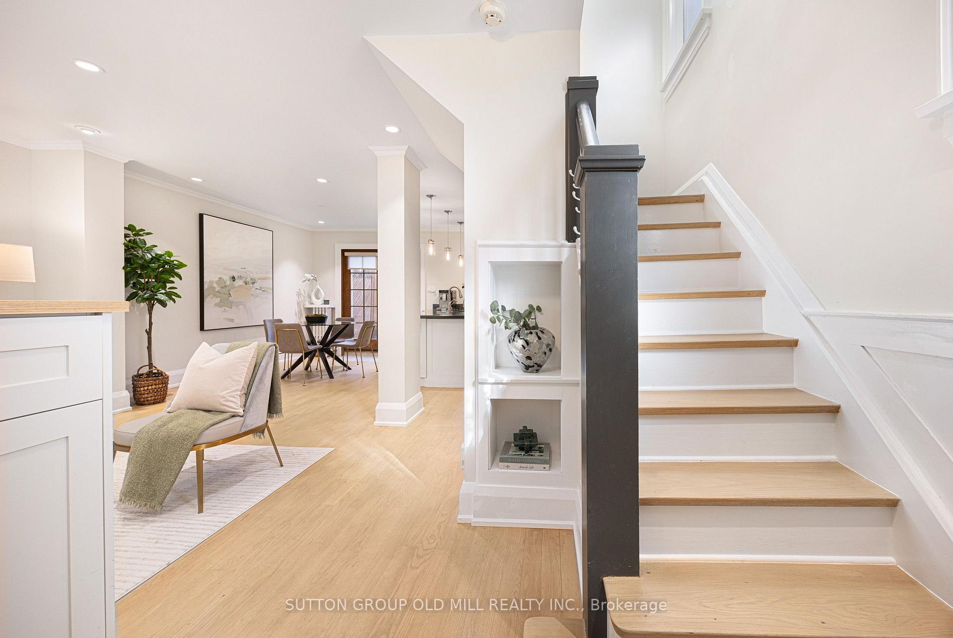 Photo 2 of 24 Harshaw Avenue, Toronto, Lambton Baby Point — HOMEH