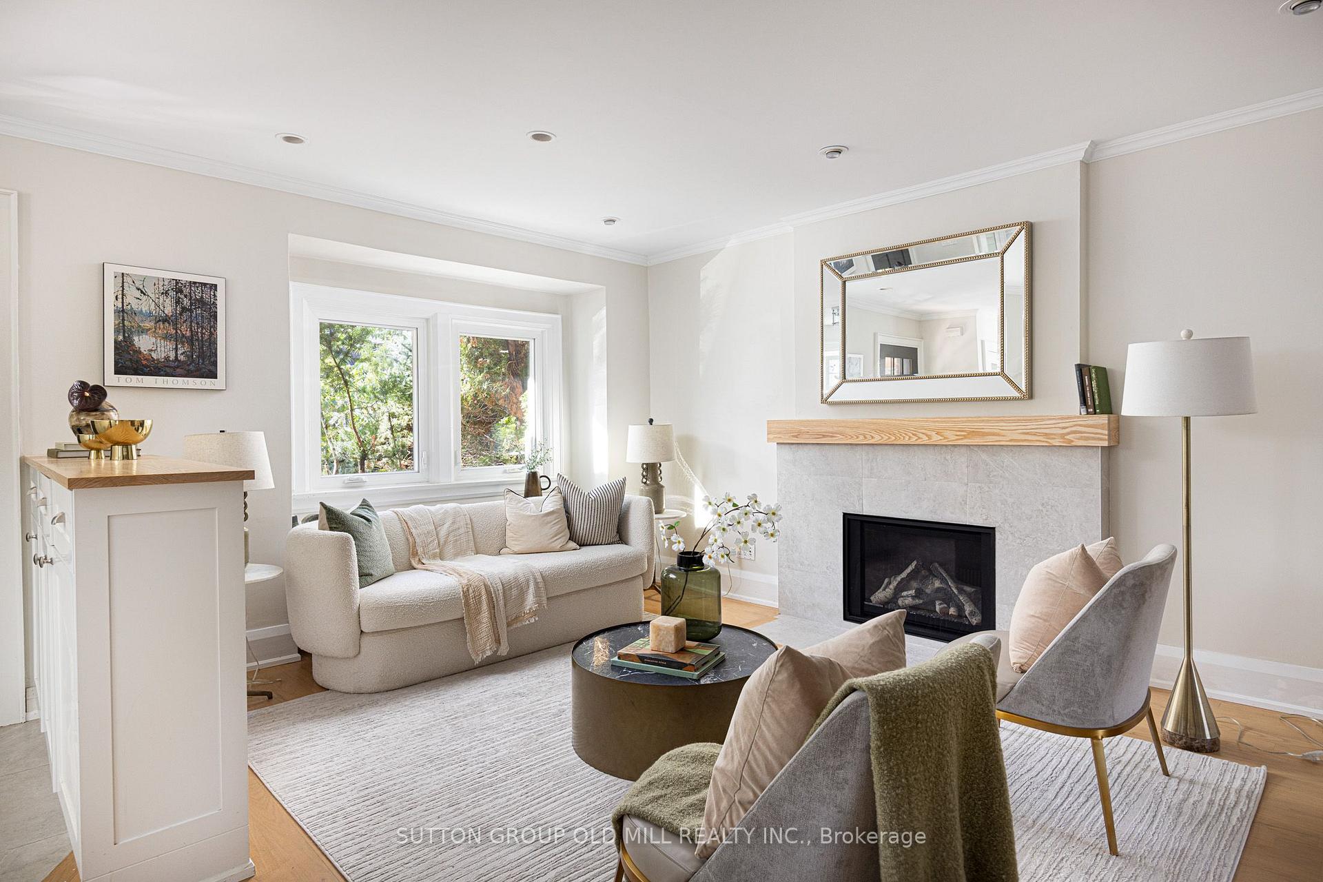 Photo 3 of 24 Harshaw Avenue, Toronto, Lambton Baby Point — HOMEH