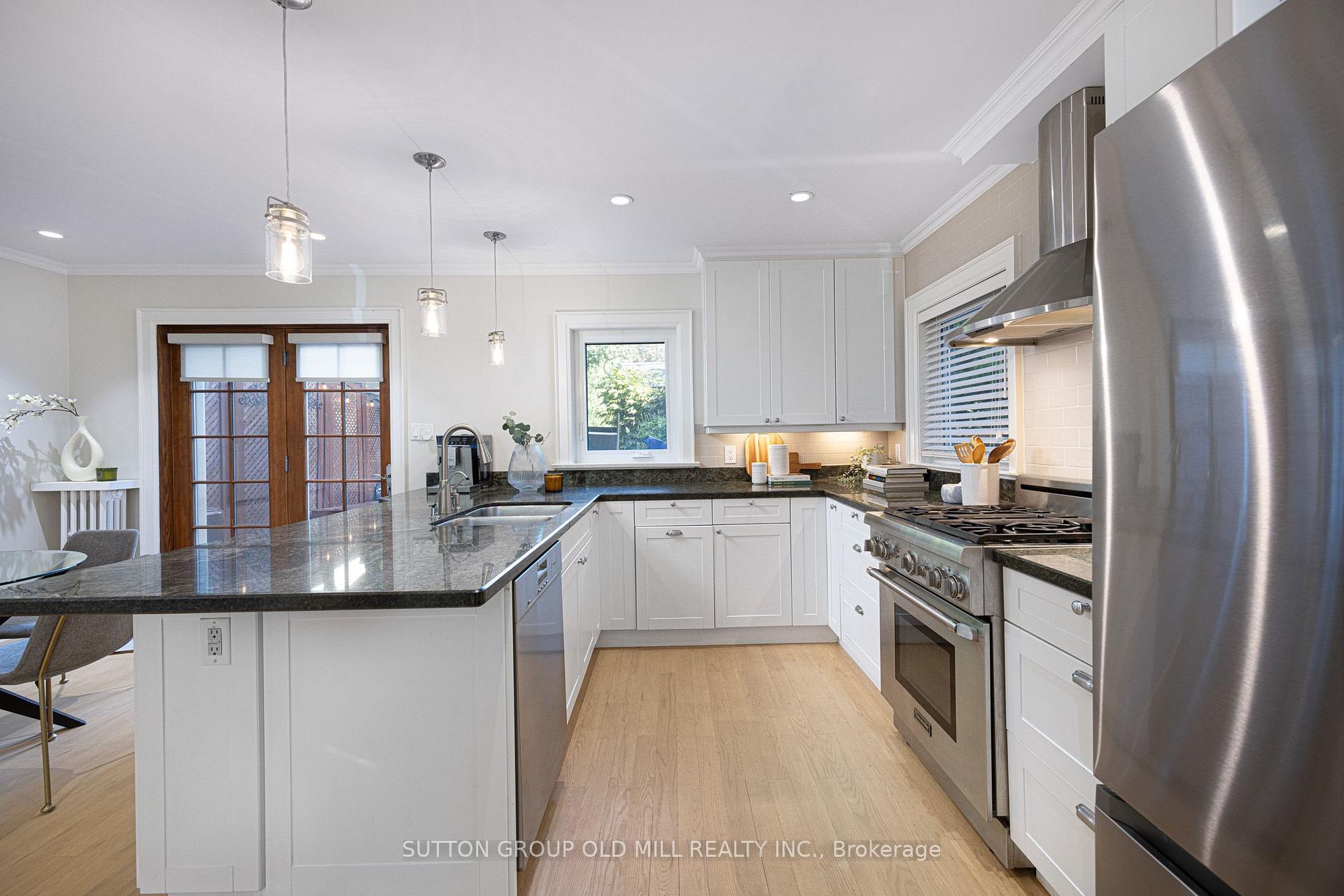 Photo 5 of 24 Harshaw Avenue, Toronto, Lambton Baby Point — HOMEH