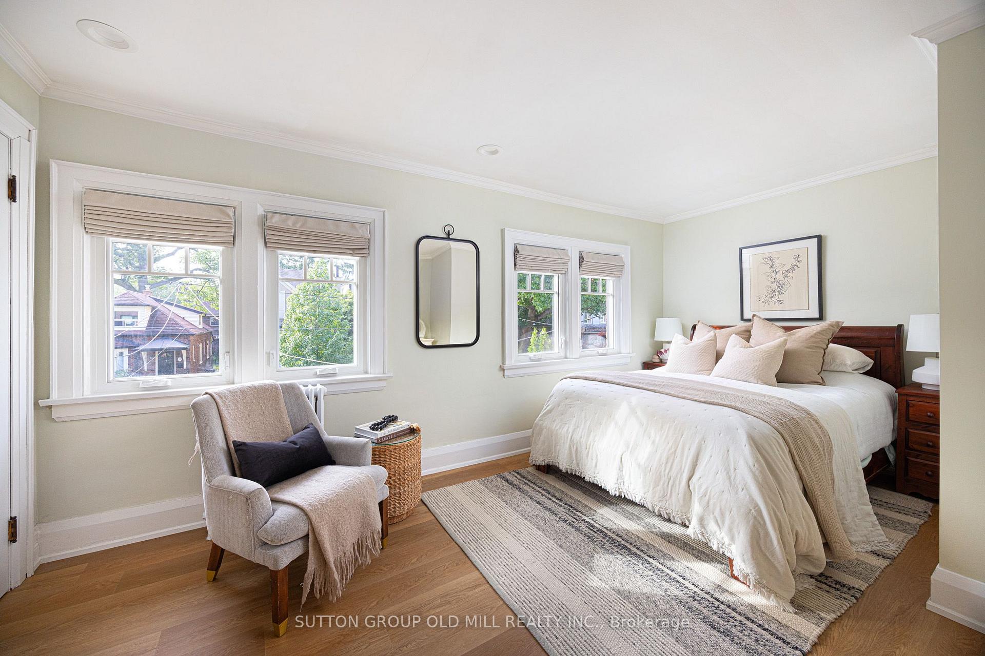 Photo 10 of 24 Harshaw Avenue, Toronto, Lambton Baby Point — HOMEH