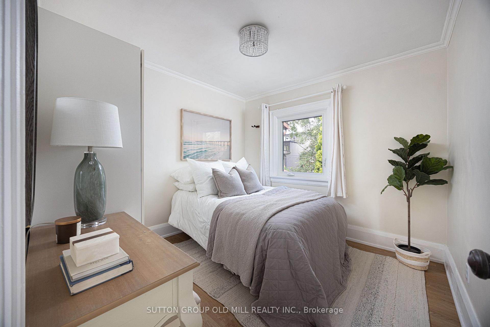 Photo 11 of 24 Harshaw Avenue, Toronto, Lambton Baby Point — HOMEH