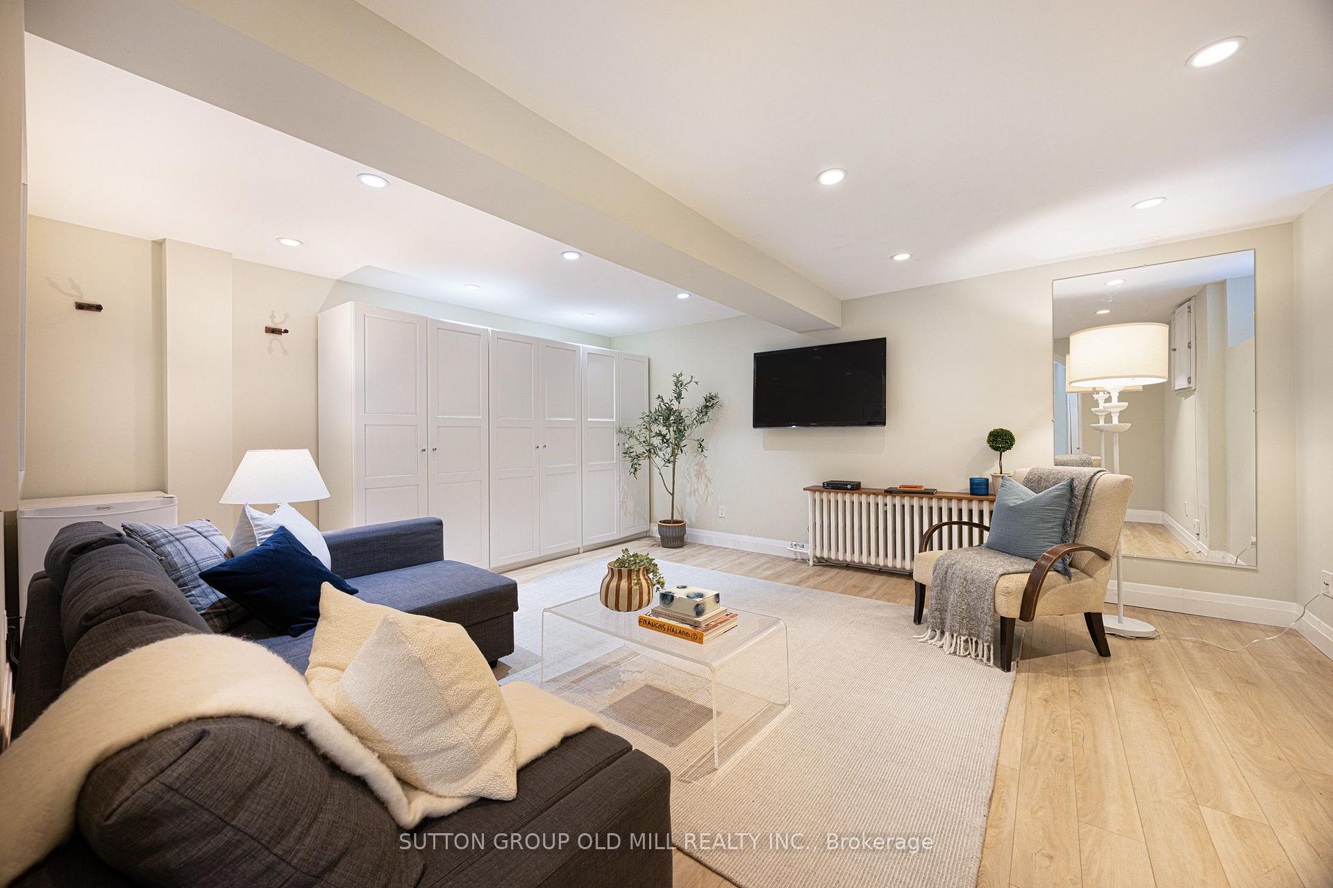 Photo 14 of 24 Harshaw Avenue, Toronto, Lambton Baby Point — HOMEH