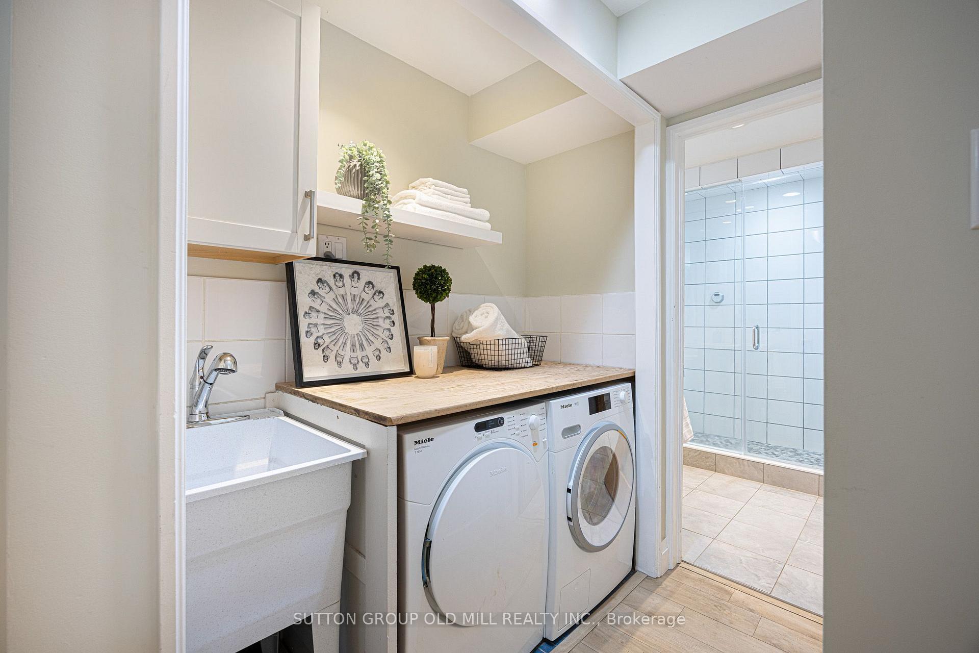 Photo 16 of 24 Harshaw Avenue, Toronto, Lambton Baby Point — HOMEH