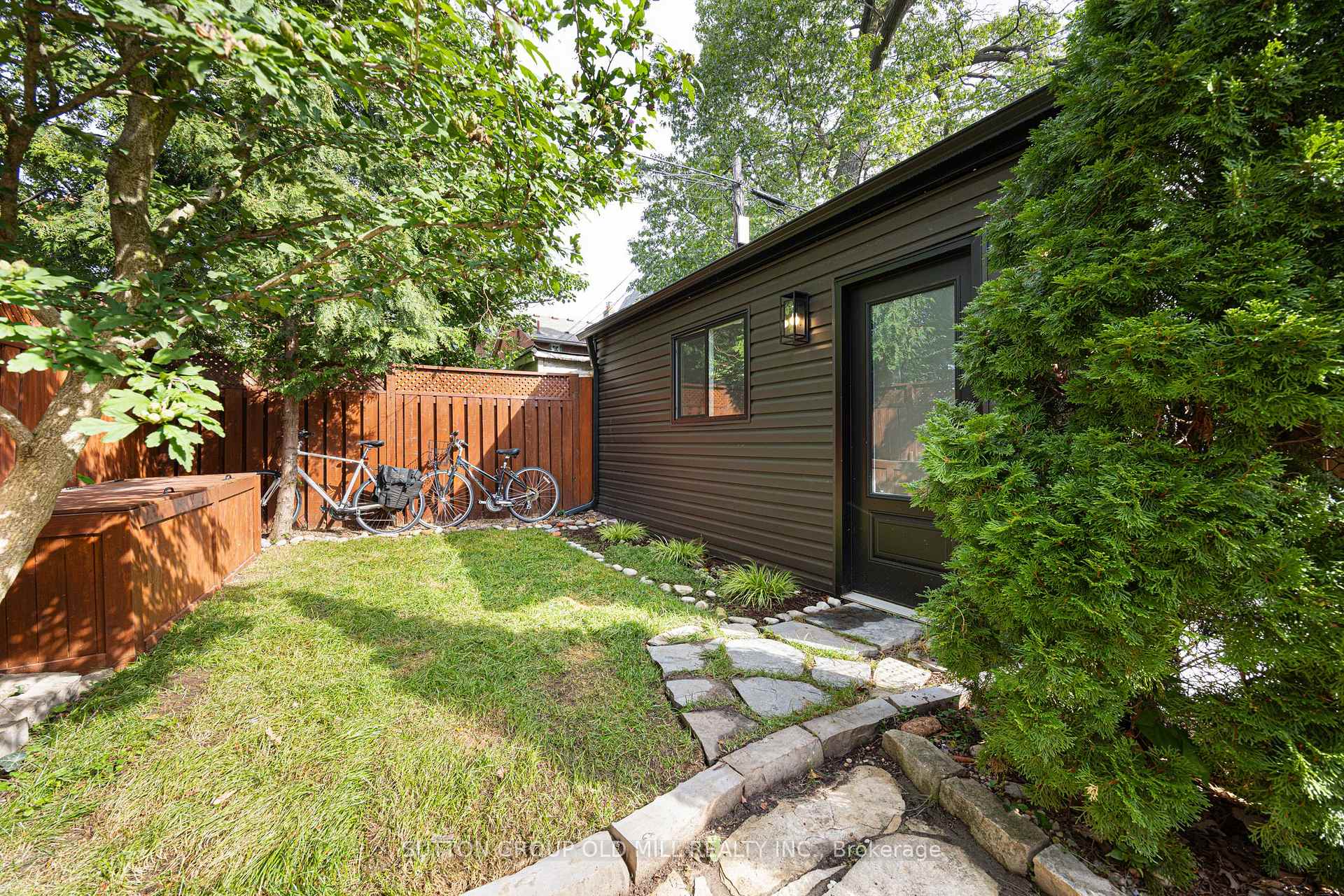 Photo 20 of 24 Harshaw Avenue, Toronto, Lambton Baby Point — HOMEH