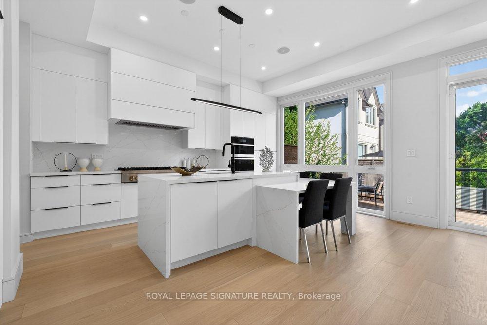 Photo 11 of 339 Broadway Avenue, North York, Bridle Path-Sunnybrook-York Mills — HOMEH