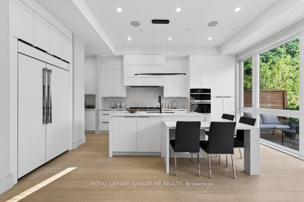 Photo 12 of 339 Broadway Avenue, North York, Bridle Path-Sunnybrook-York Mills — HOMEH