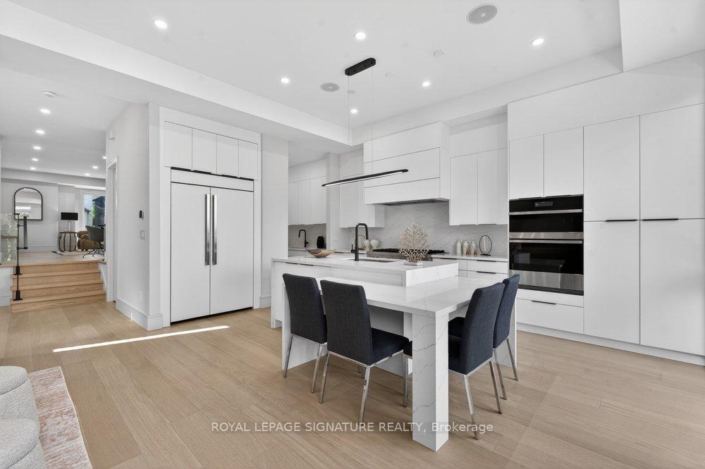 Photo 13 of 339 Broadway Avenue, North York, Bridle Path-Sunnybrook-York Mills — HOMEH