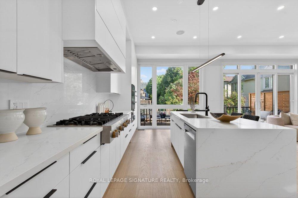 Photo 15 of 339 Broadway Avenue, North York, Bridle Path-Sunnybrook-York Mills — HOMEH