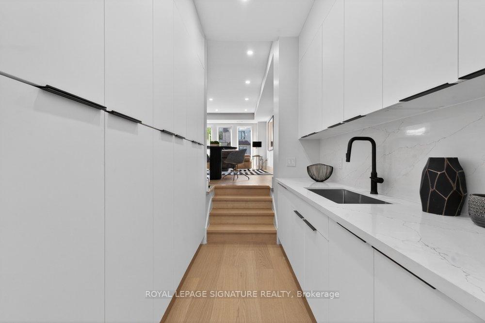 Photo 16 of 339 Broadway Avenue, North York, Bridle Path-Sunnybrook-York Mills — HOMEH