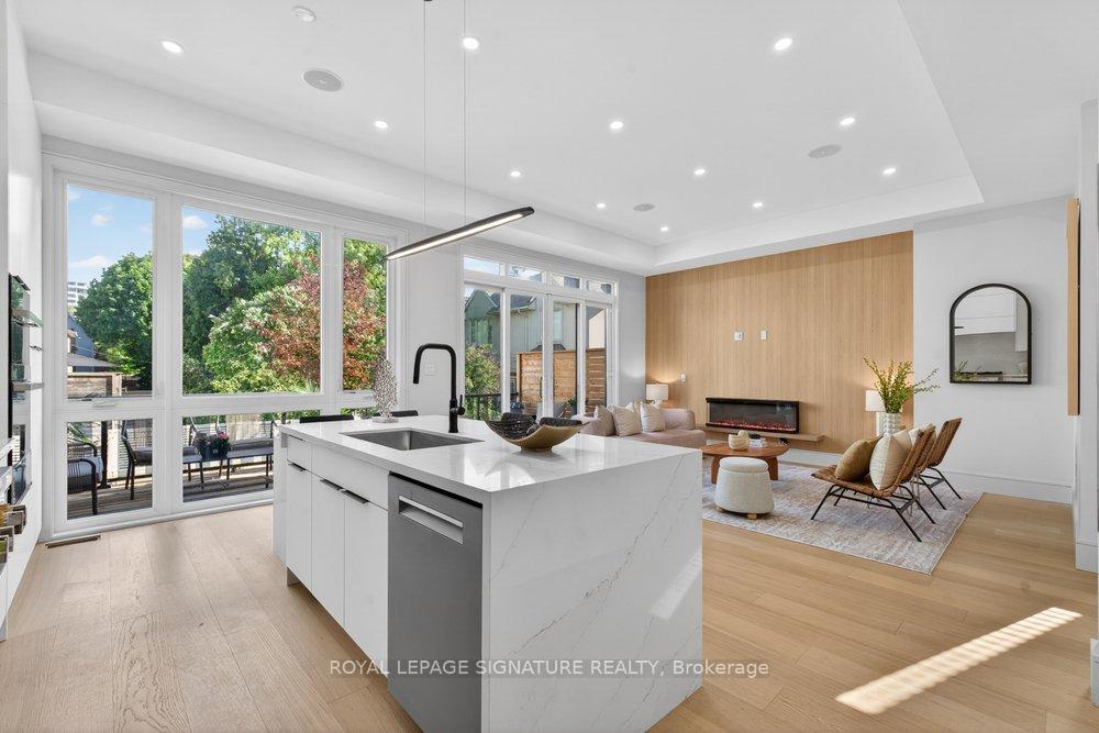 Photo 19 of 339 Broadway Avenue, North York, Bridle Path-Sunnybrook-York Mills — HOMEH