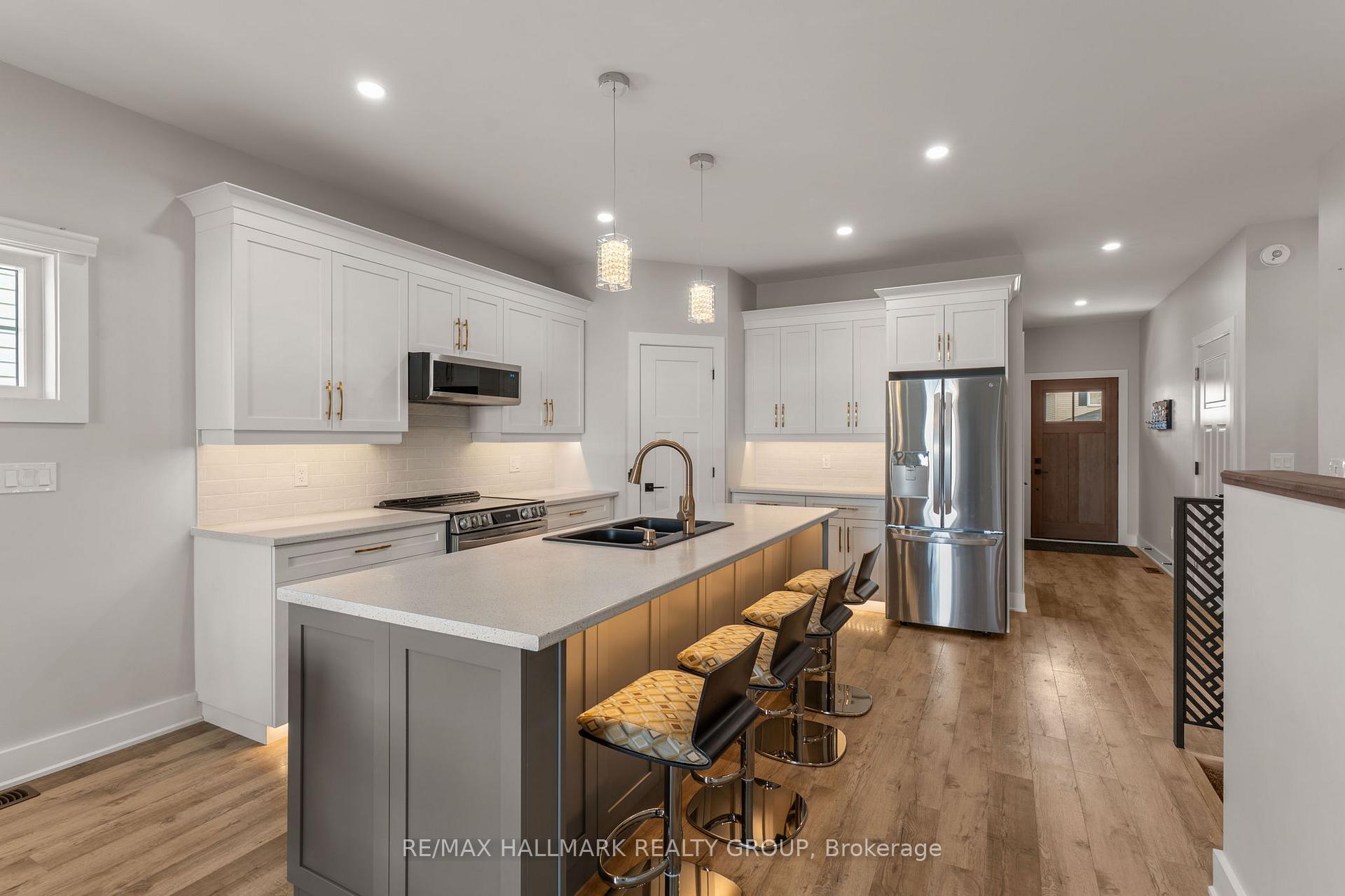 Photo 11 of 58 Adelaide Street, Edwardsburgh/Cardinal, Town of Cardinal — HOMEH