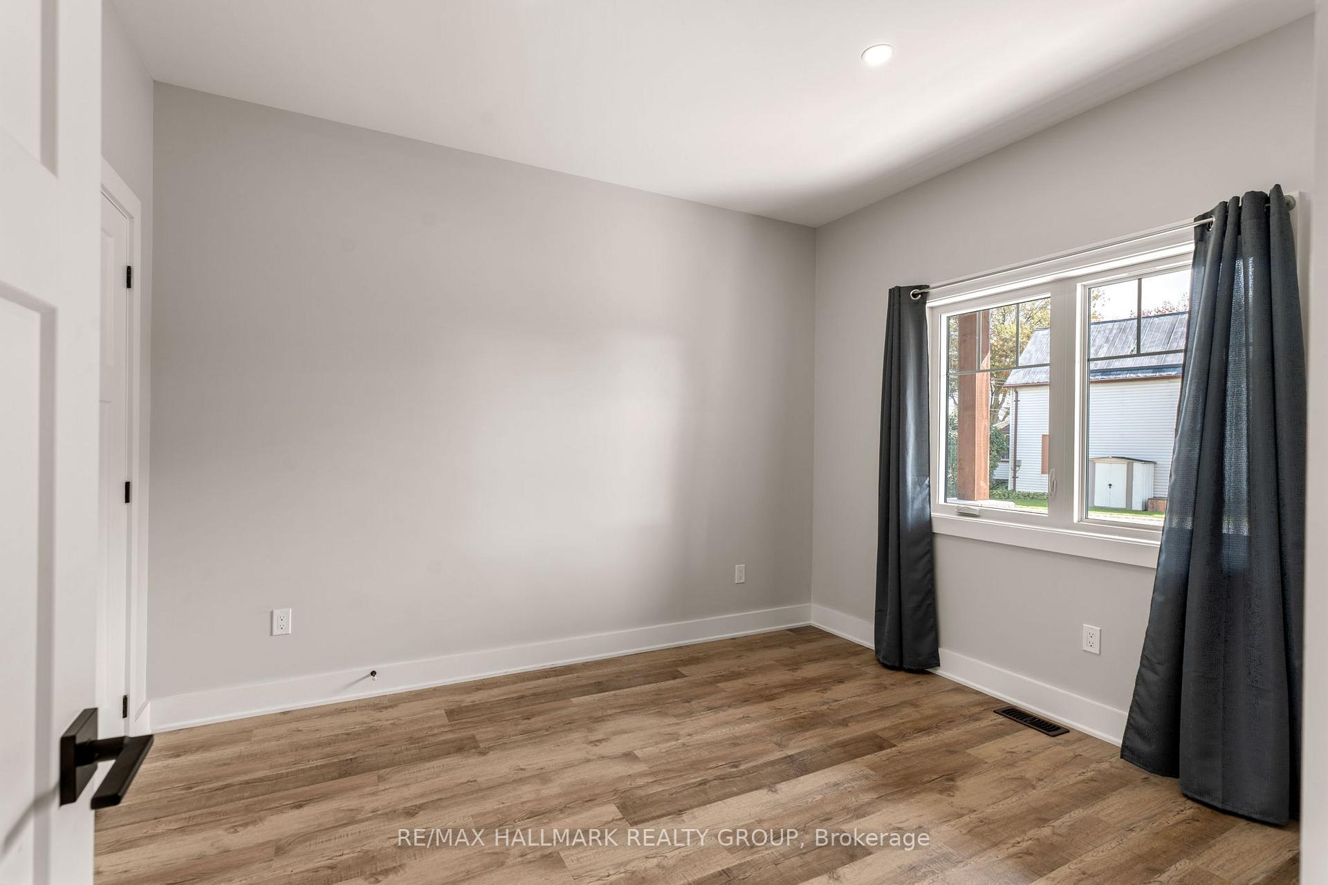 Photo 36 of 58 Adelaide Street, Edwardsburgh/Cardinal, Town of Cardinal — HOMEH