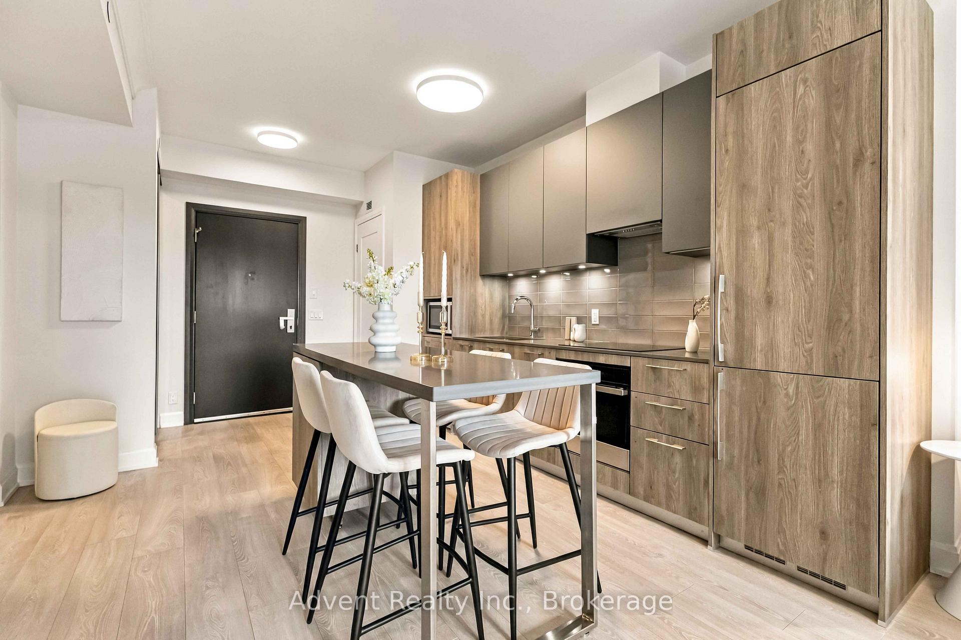 Photo 3 of Unit 327, 38 Water Walk Drive, Markham, Unionville — HOMEH