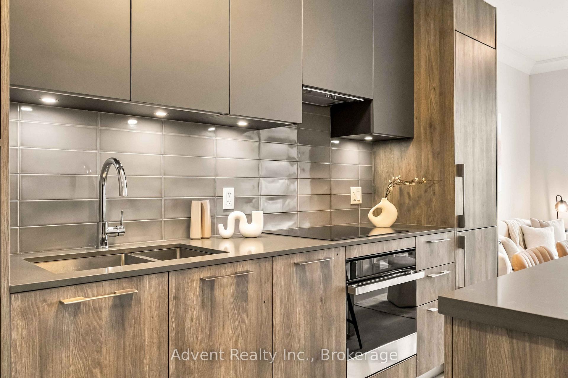 Photo 7 of Unit 327, 38 Water Walk Drive, Markham, Unionville — HOMEH