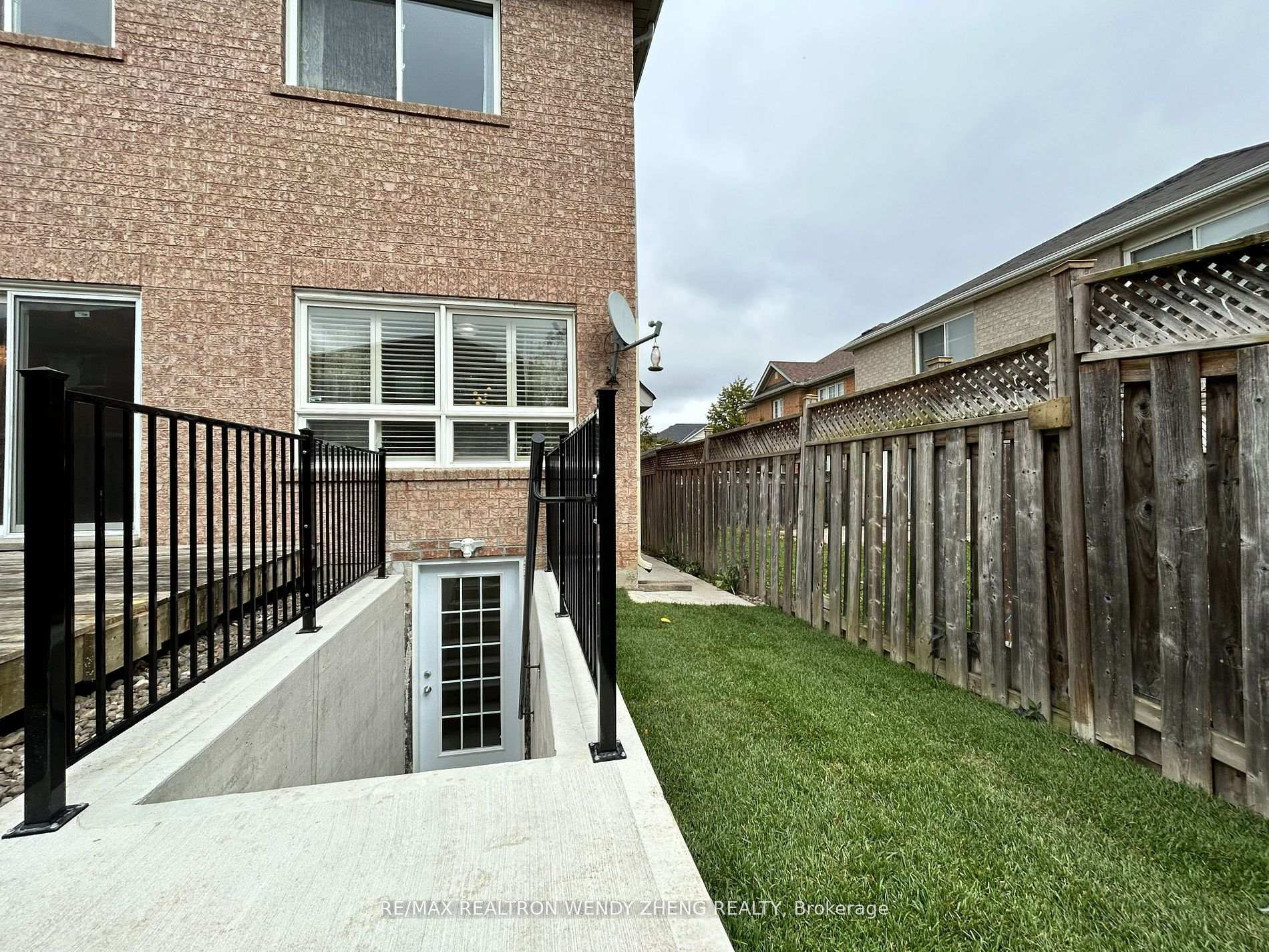 Photo 3 of Unit Bsmt, 3 Applegrove Court, Brampton, Sandringham-Wellington — HOMEH