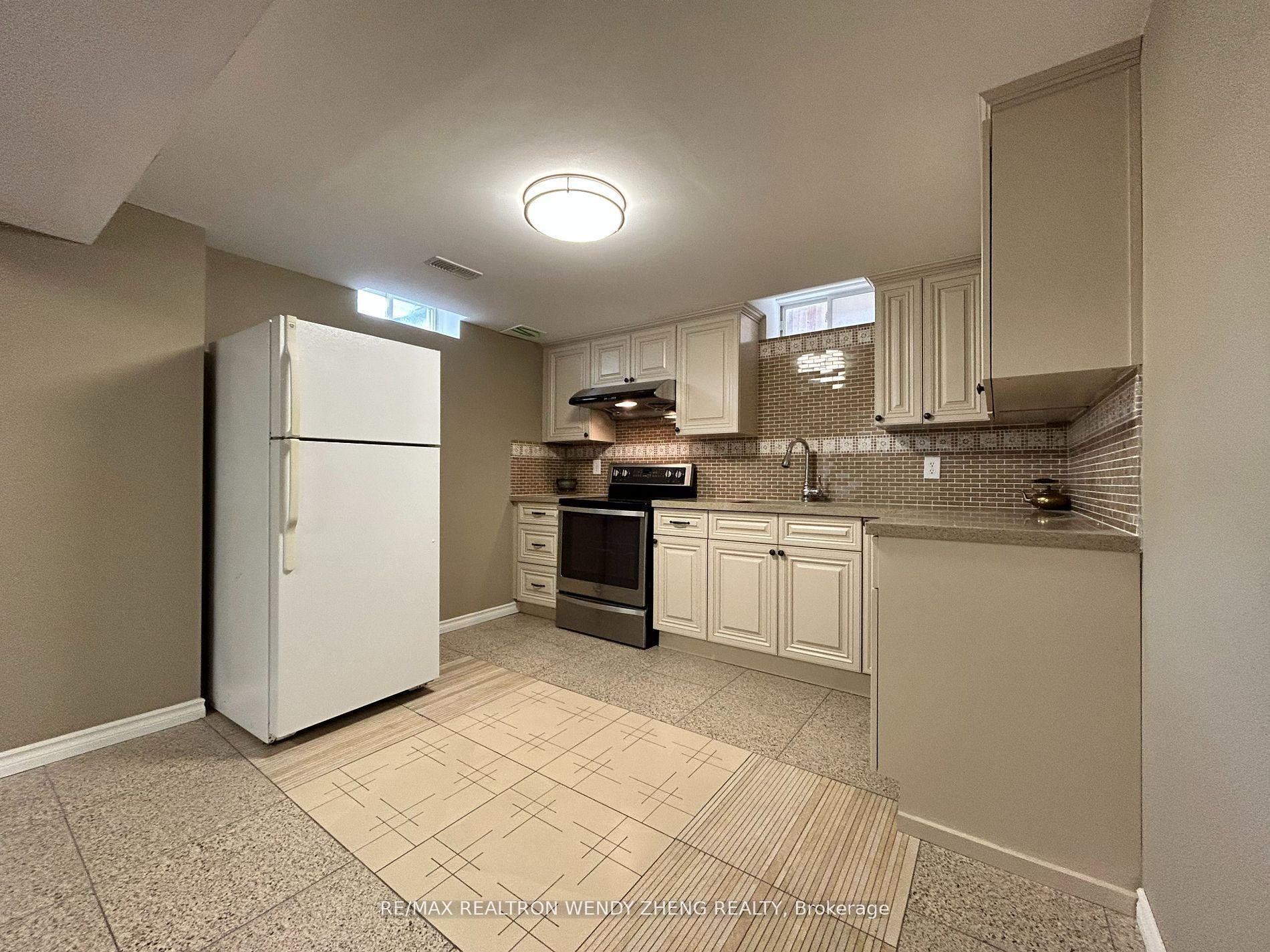 Photo 6 of Unit Bsmt, 3 Applegrove Court, Brampton, Sandringham-Wellington — HOMEH