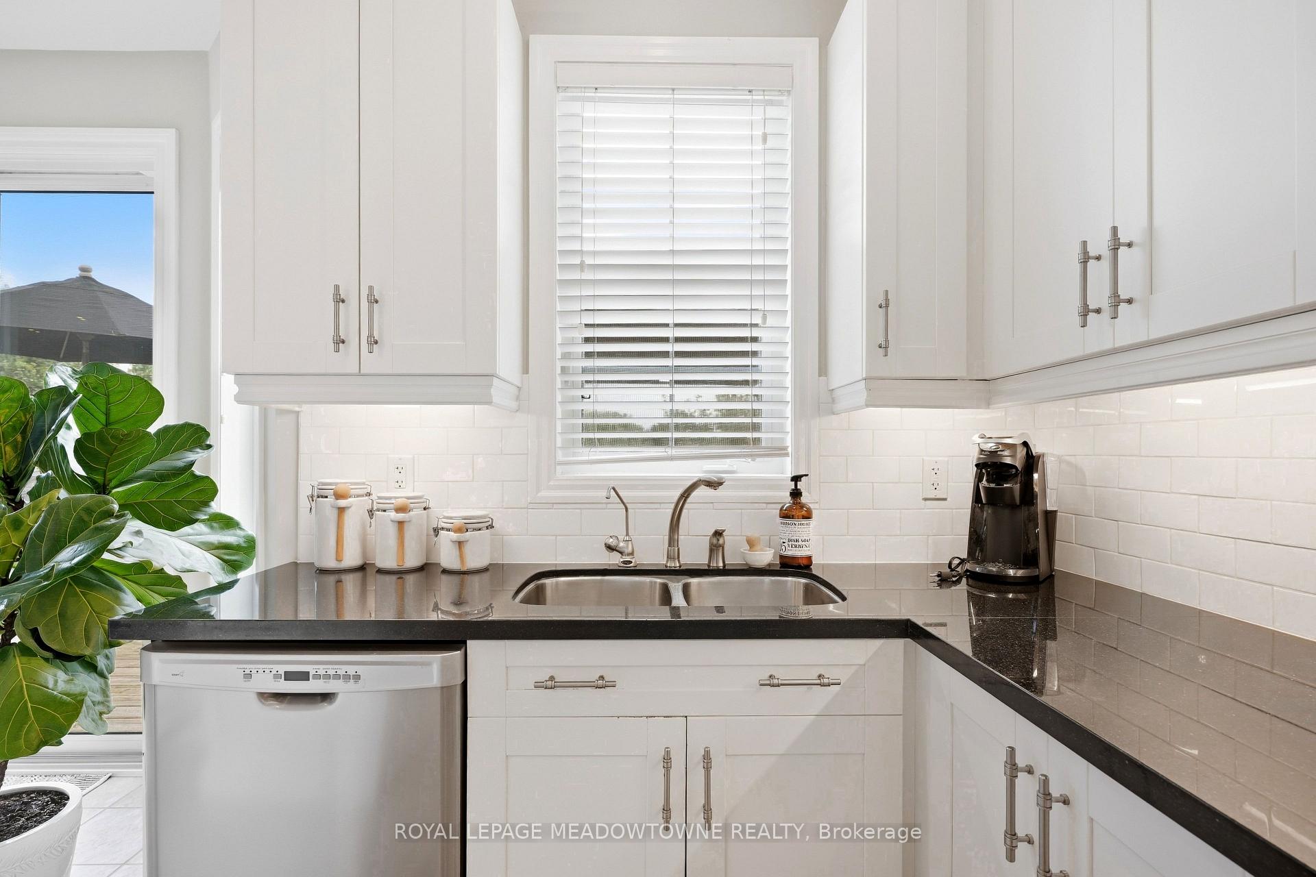 Photo 17 of 20 Orchid Avenue, Halton Hills, Georgetown — HOMEH
