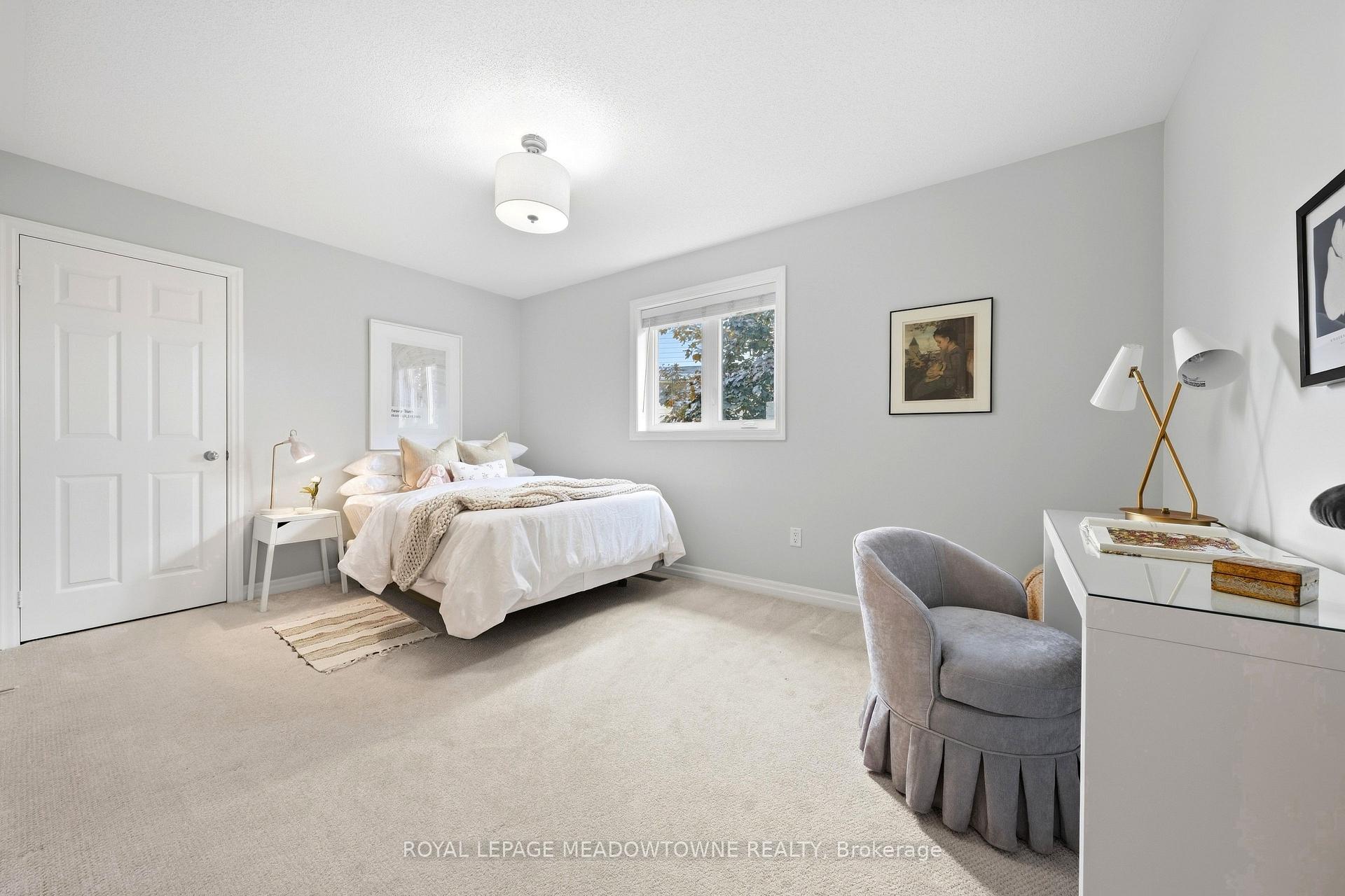 Photo 32 of 20 Orchid Avenue, Halton Hills, Georgetown — HOMEH
