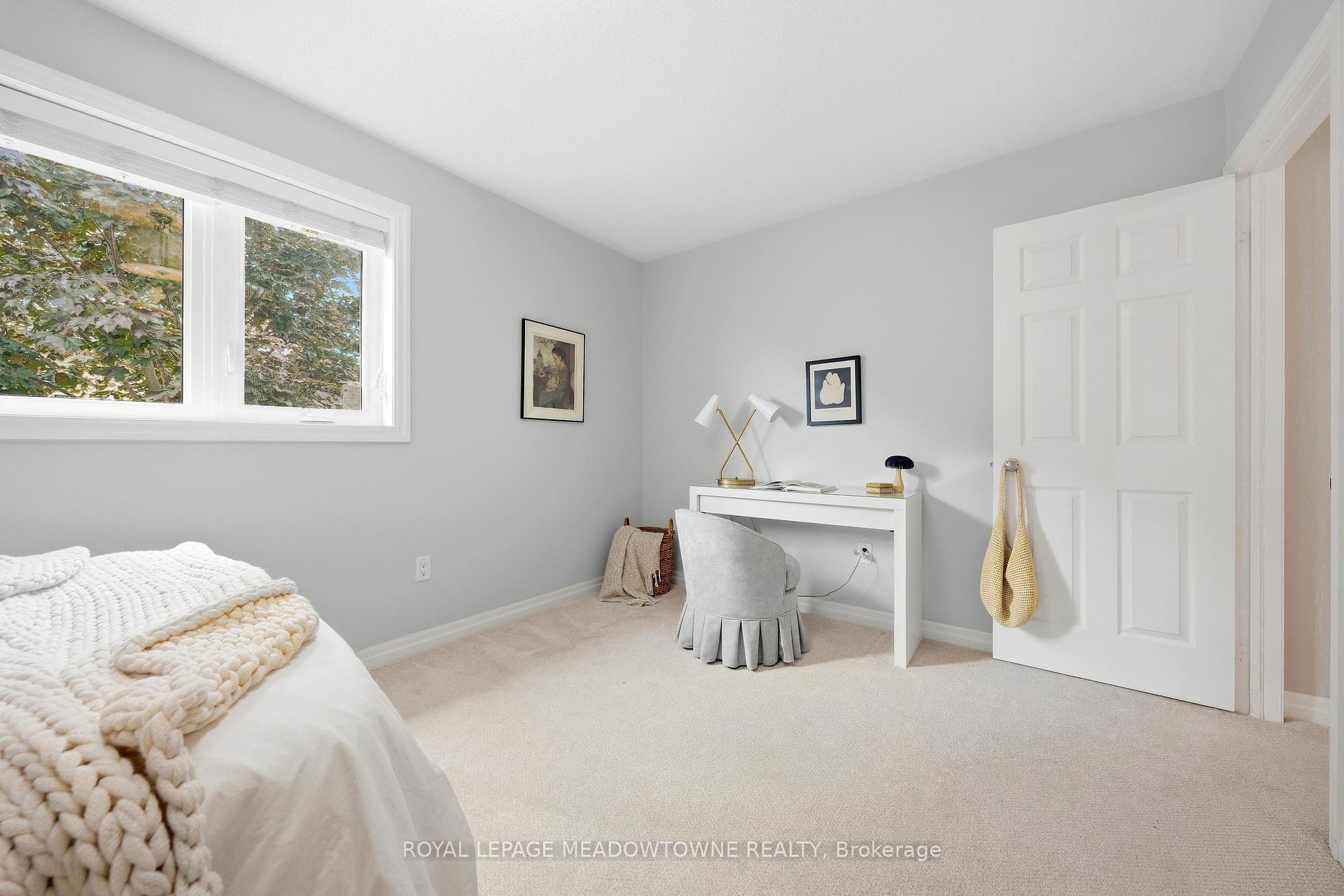 Photo 33 of 20 Orchid Avenue, Halton Hills, Georgetown — HOMEH