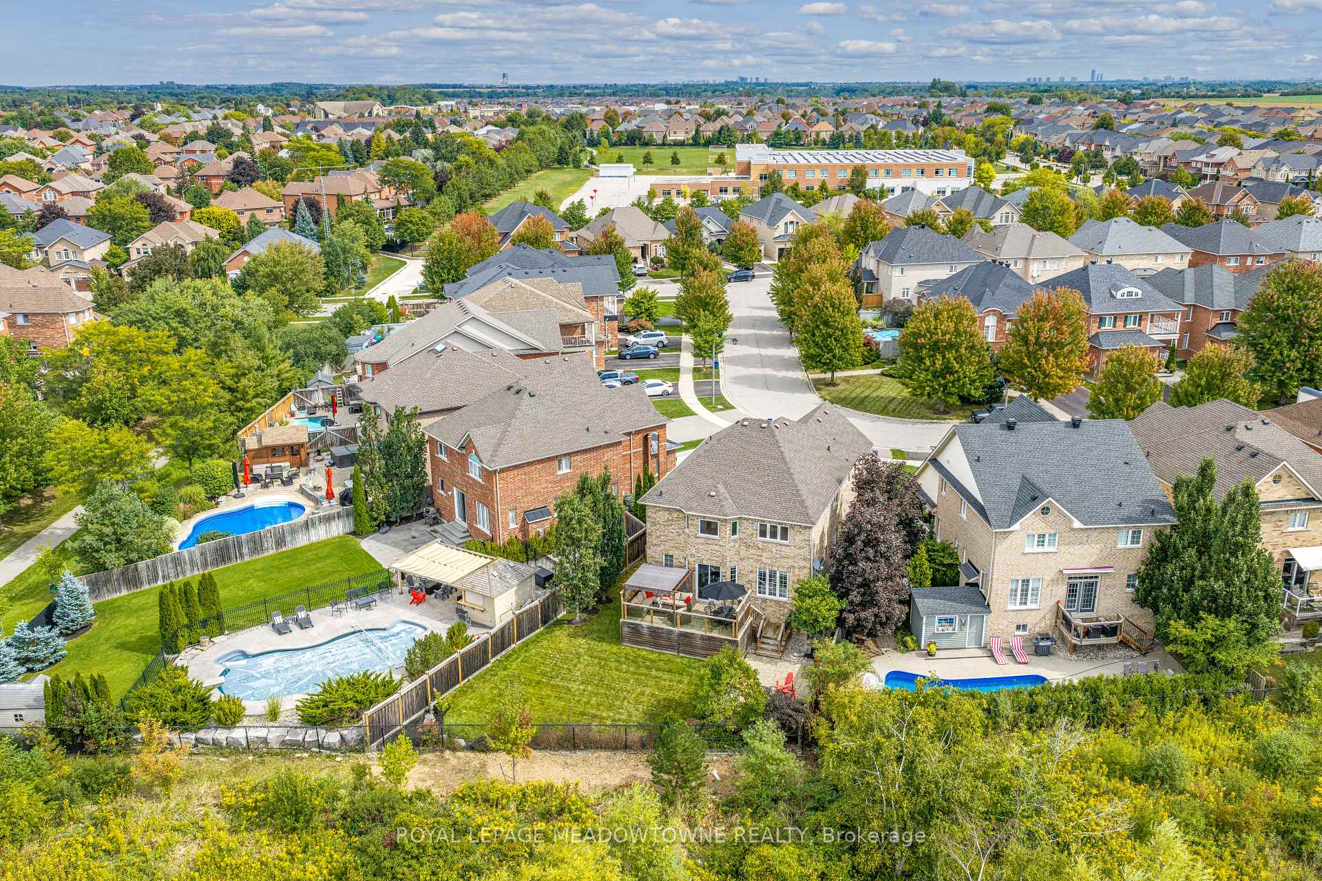 Photo 49 of 20 Orchid Avenue, Halton Hills, Georgetown — HOMEH