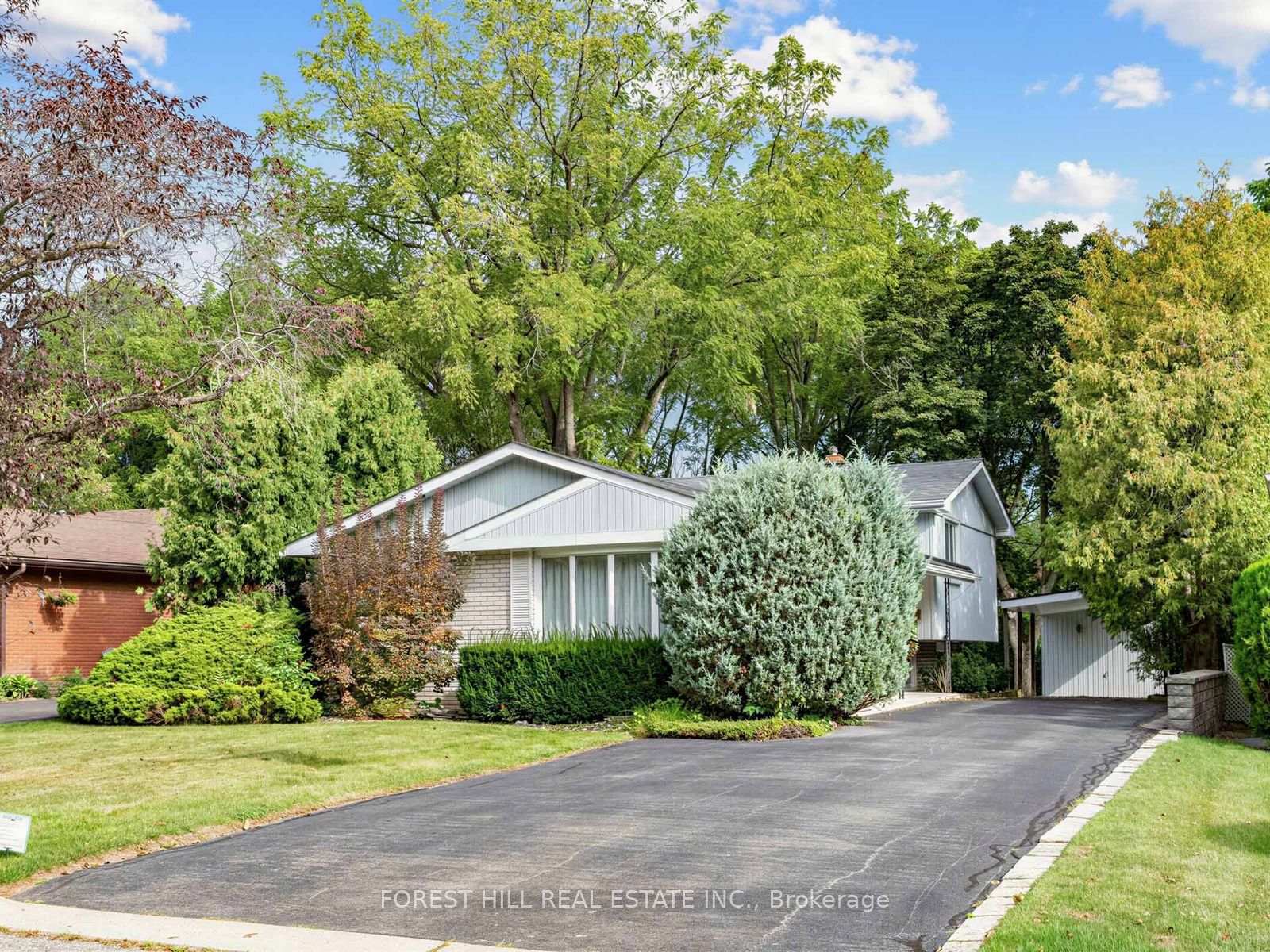 Photo 2 of 56 Little John Road, Hamilton, Dundas — HOMEH