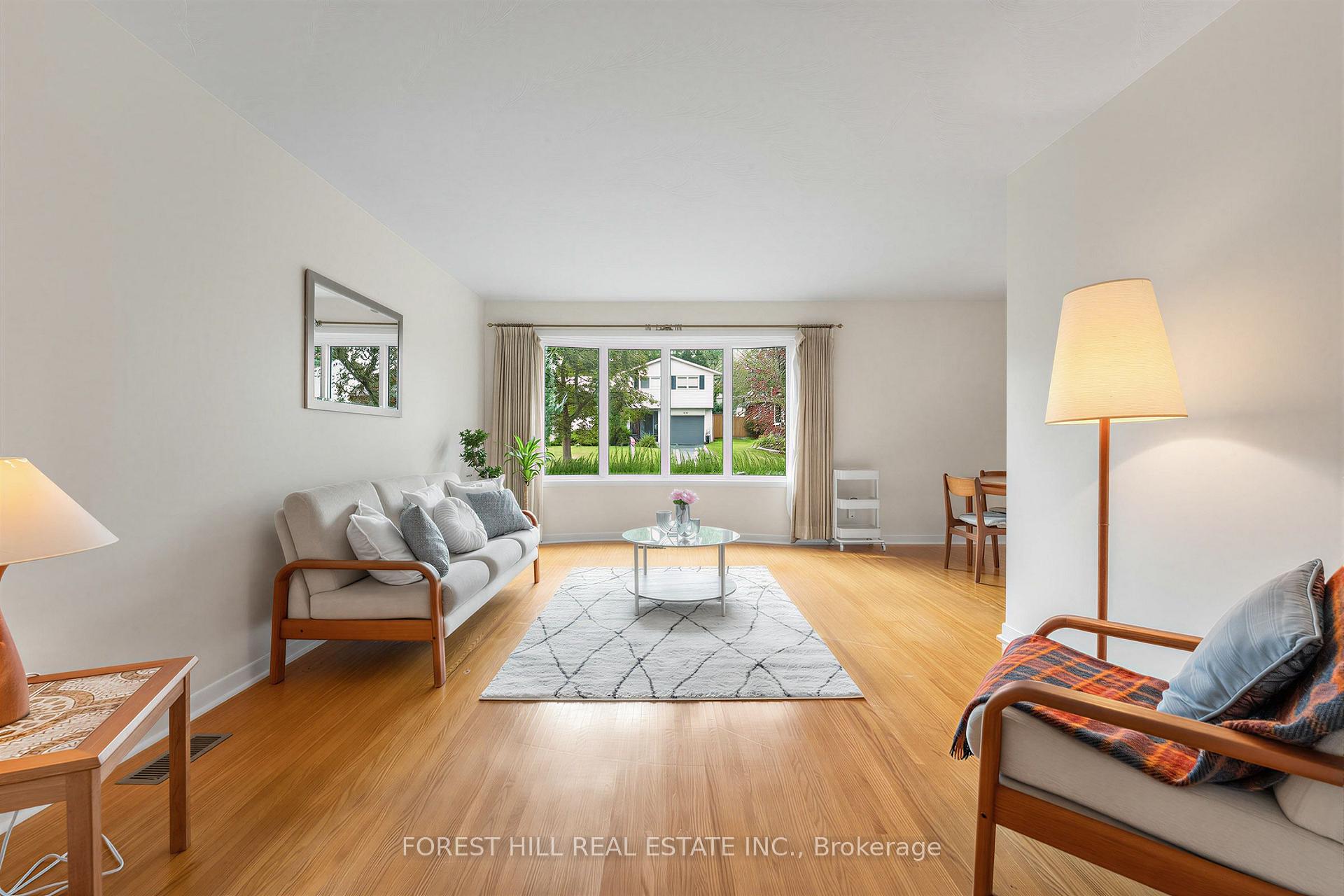 Photo 3 of 56 Little John Road, Hamilton, Dundas — HOMEH
